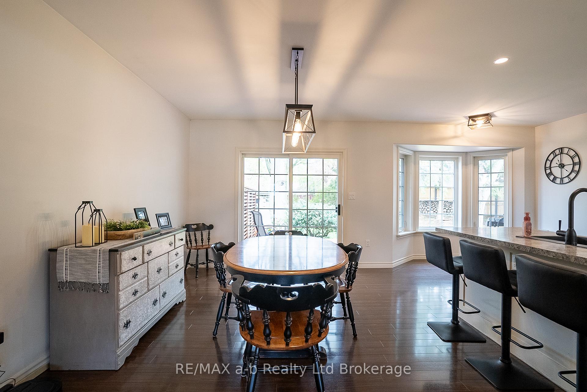 Photo 10 of 4 Otterview Drive, Norwich, Otterville — HOMEH