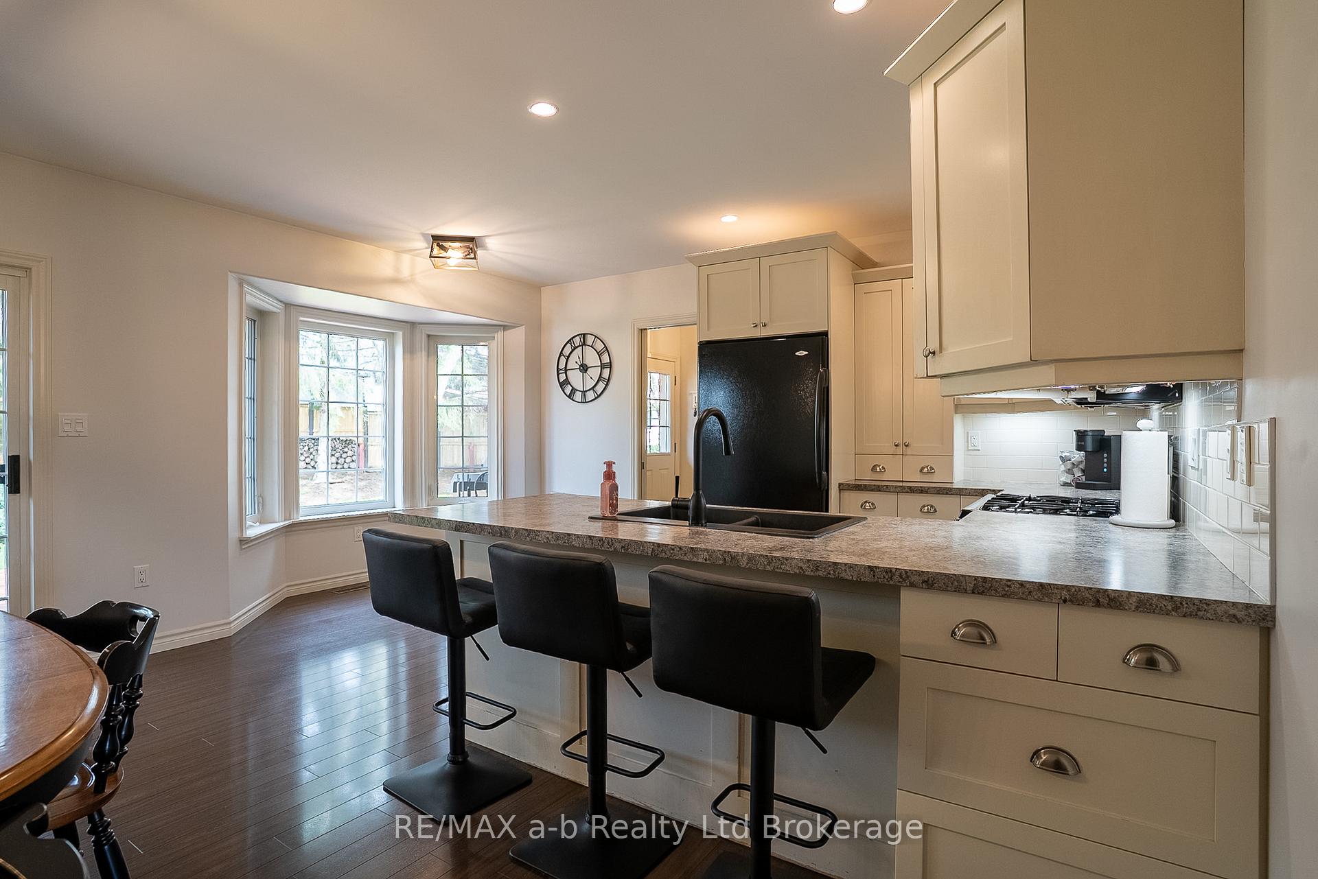 Photo 12 of 4 Otterview Drive, Norwich, Otterville — HOMEH