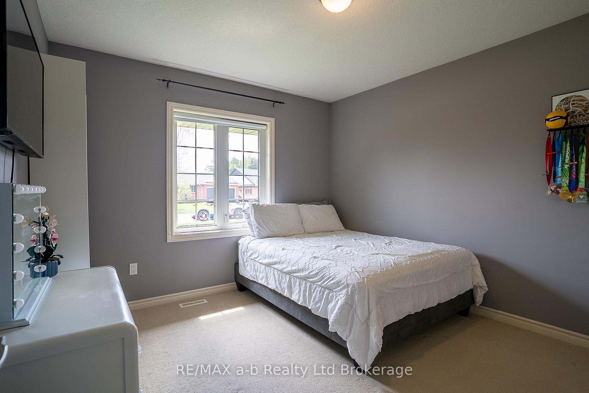 Photo 19 of 4 Otterview Drive, Norwich, Otterville — HOMEH