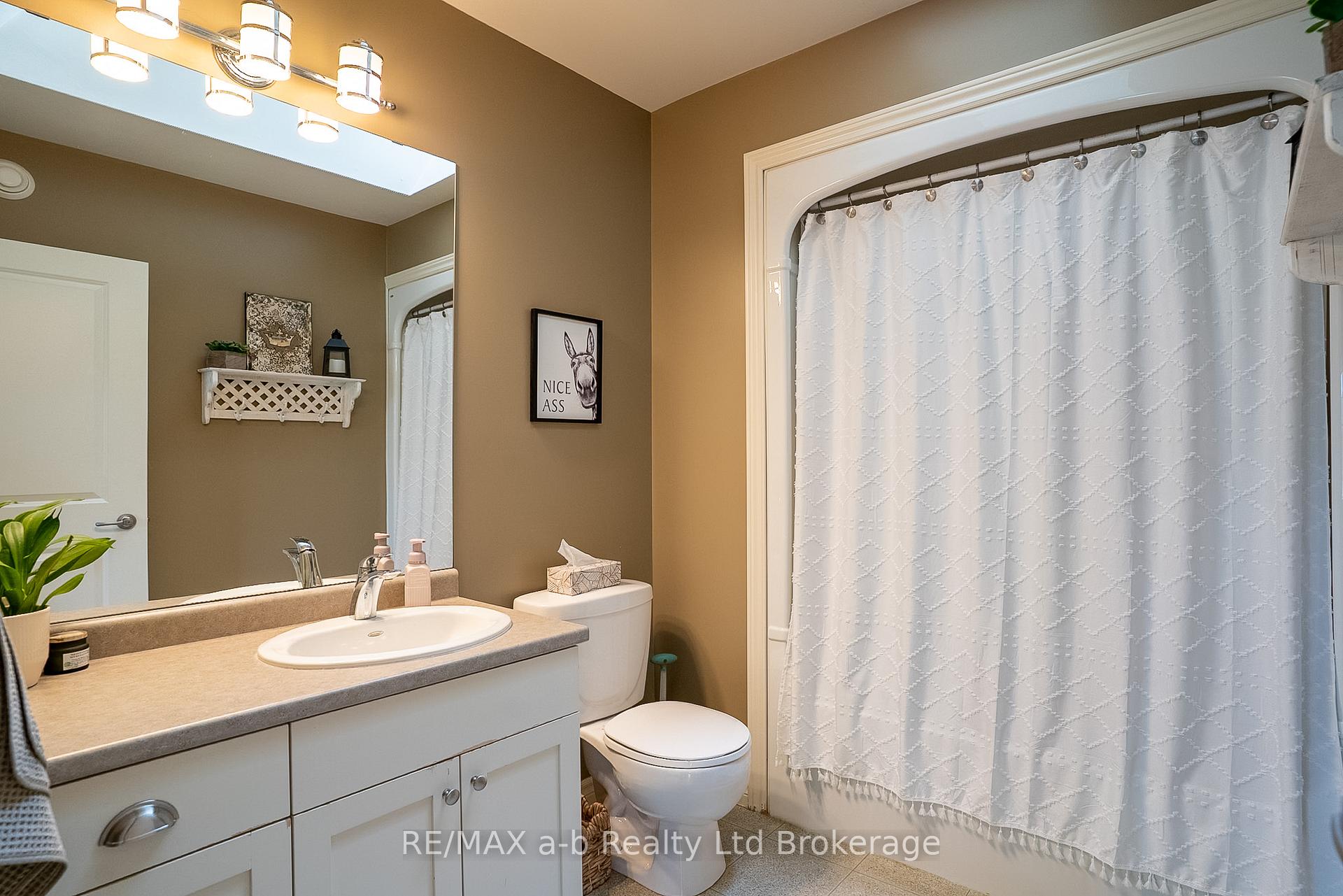 Photo 21 of 4 Otterview Drive, Norwich, Otterville — HOMEH