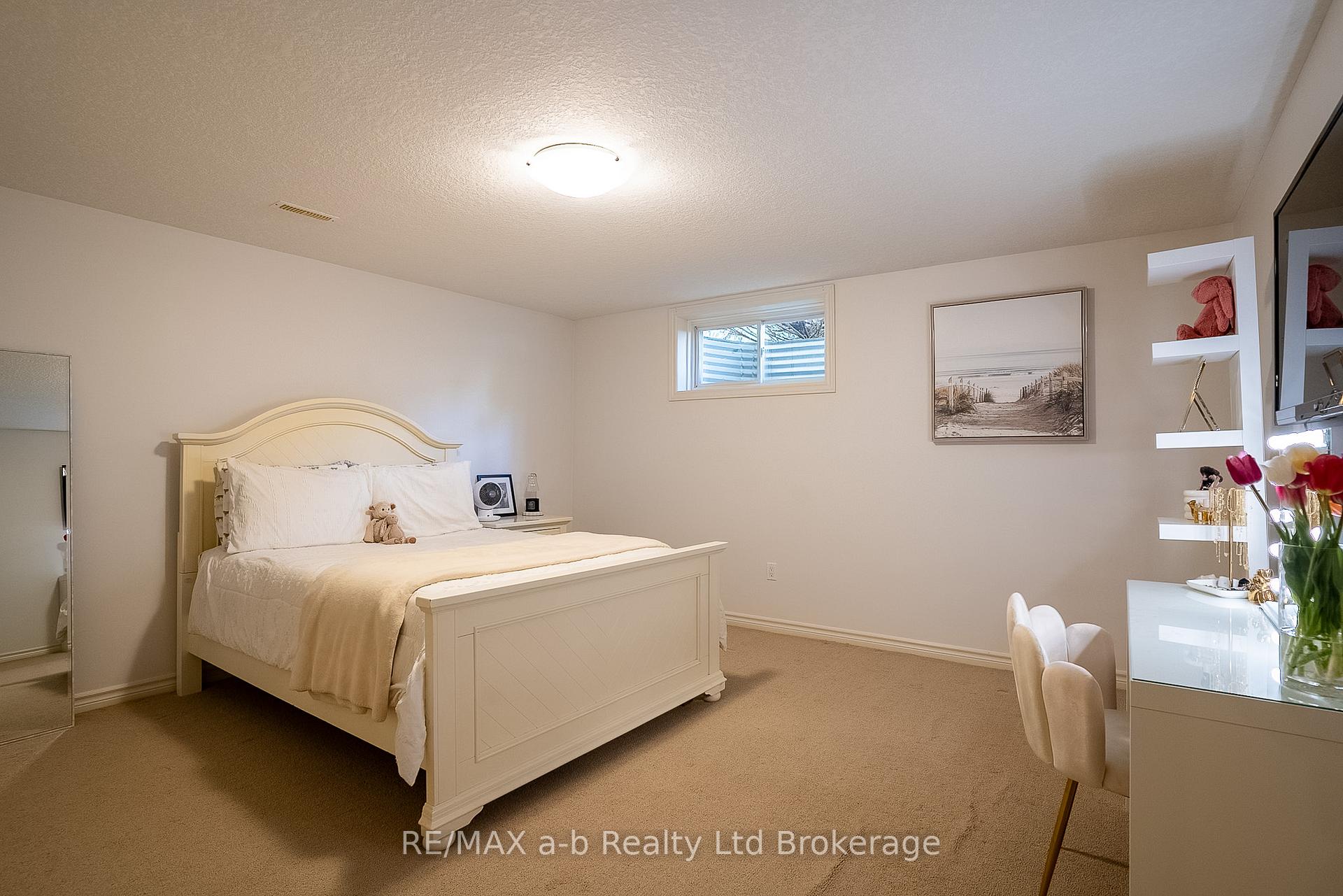 Photo 26 of 4 Otterview Drive, Norwich, Otterville — HOMEH