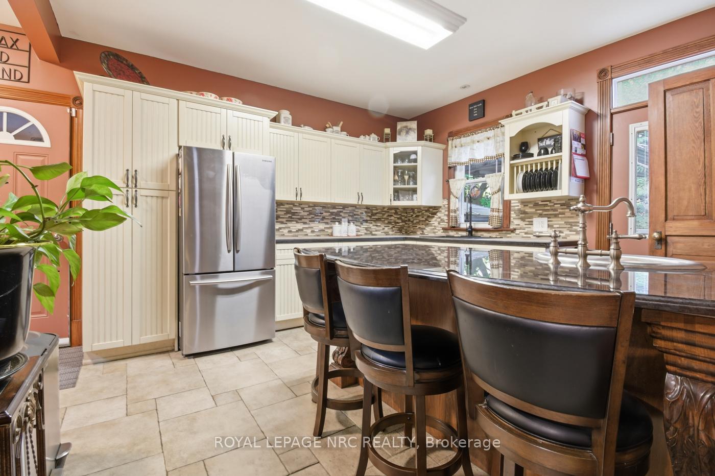Photo 8 of 5981 Culp Street, Niagara Falls, Dorchester — HOMEH