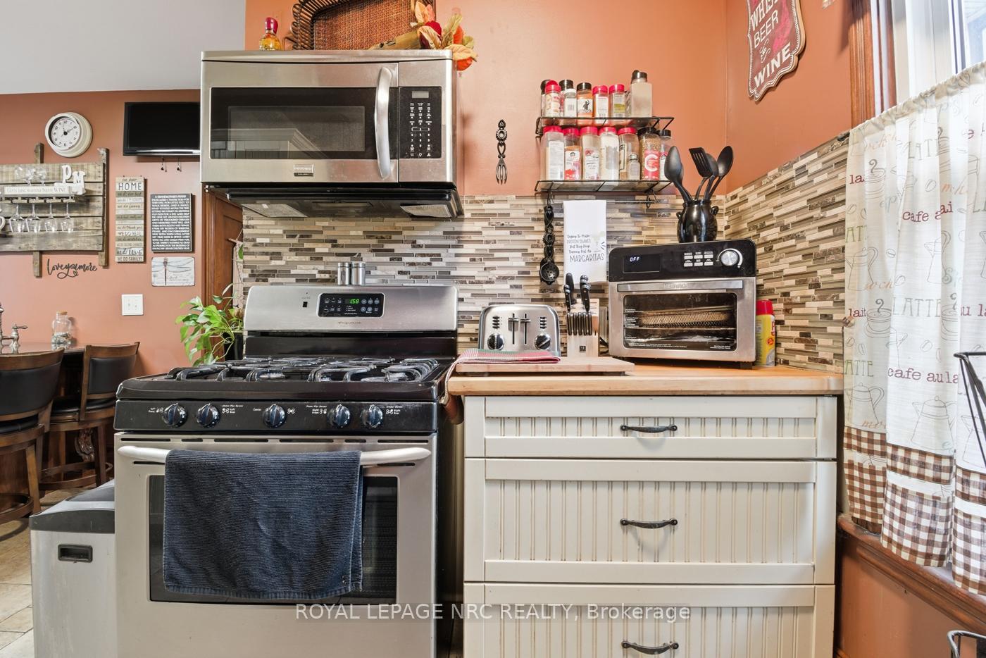 Photo 11 of 5981 Culp Street, Niagara Falls, Dorchester — HOMEH
