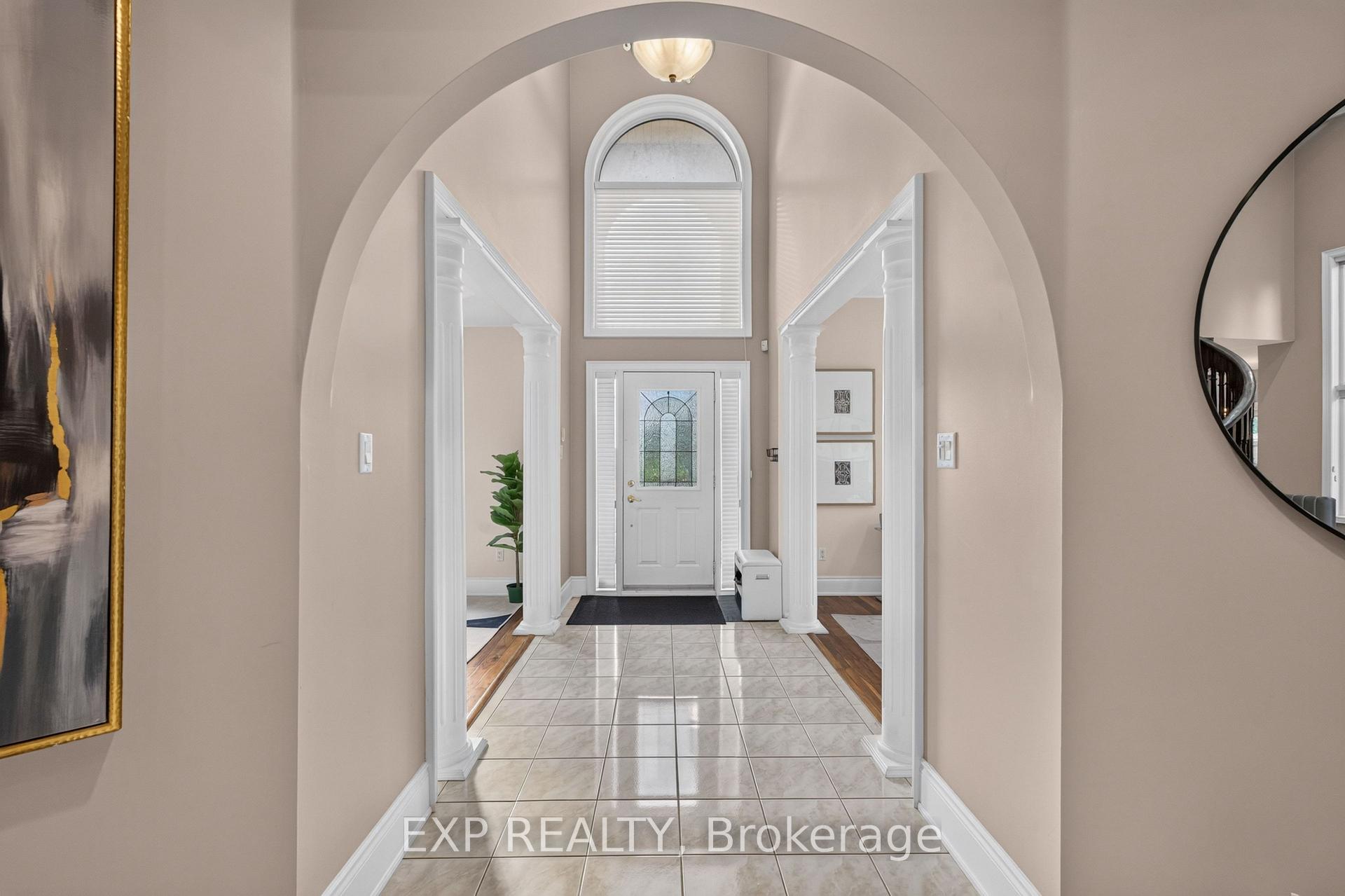 Photo 2 of 735 Foxcroft Boulevard, Newmarket, Stonehaven-Wyndham — HOMEH