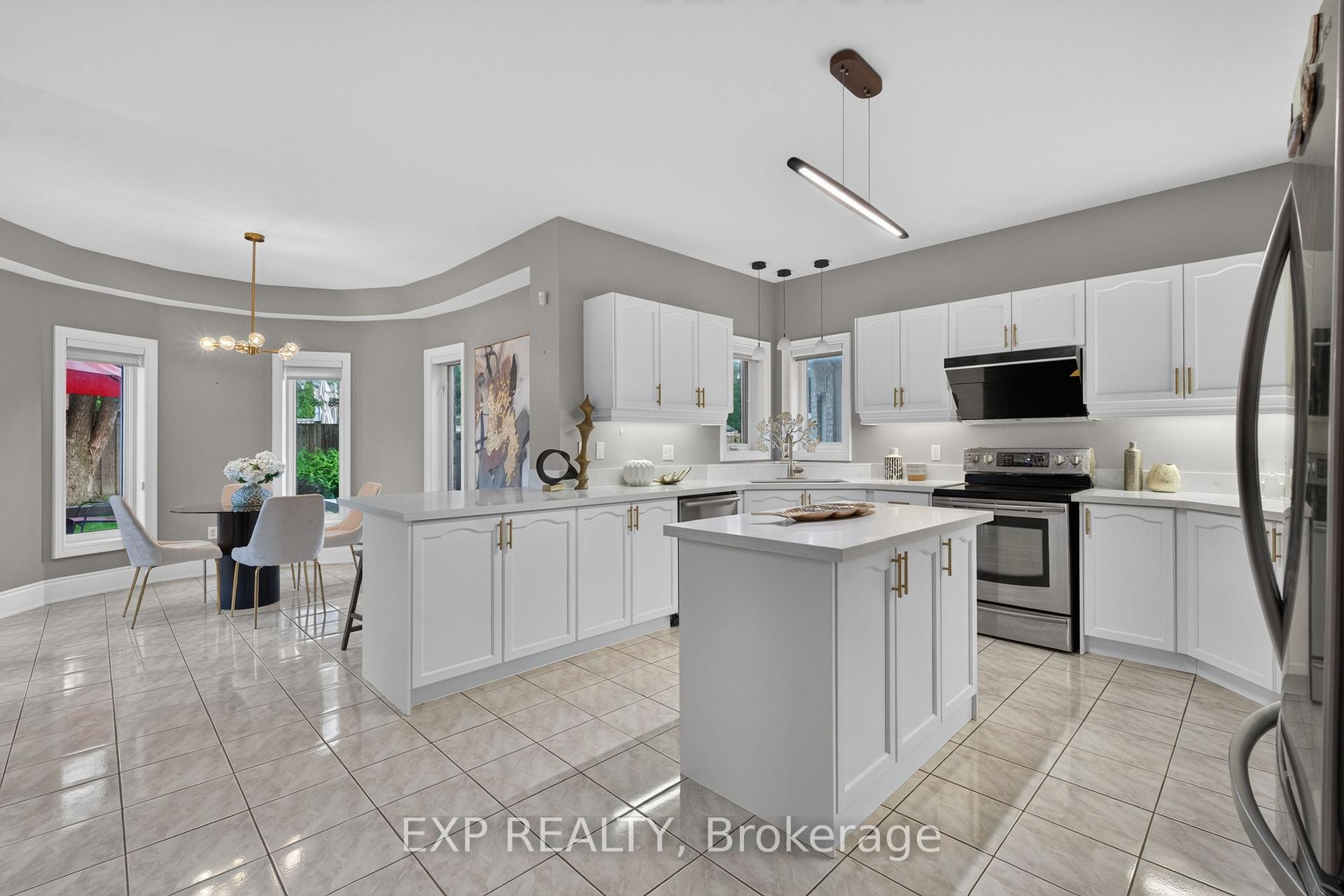 Photo 13 of 735 Foxcroft Boulevard, Newmarket, Stonehaven-Wyndham — HOMEH