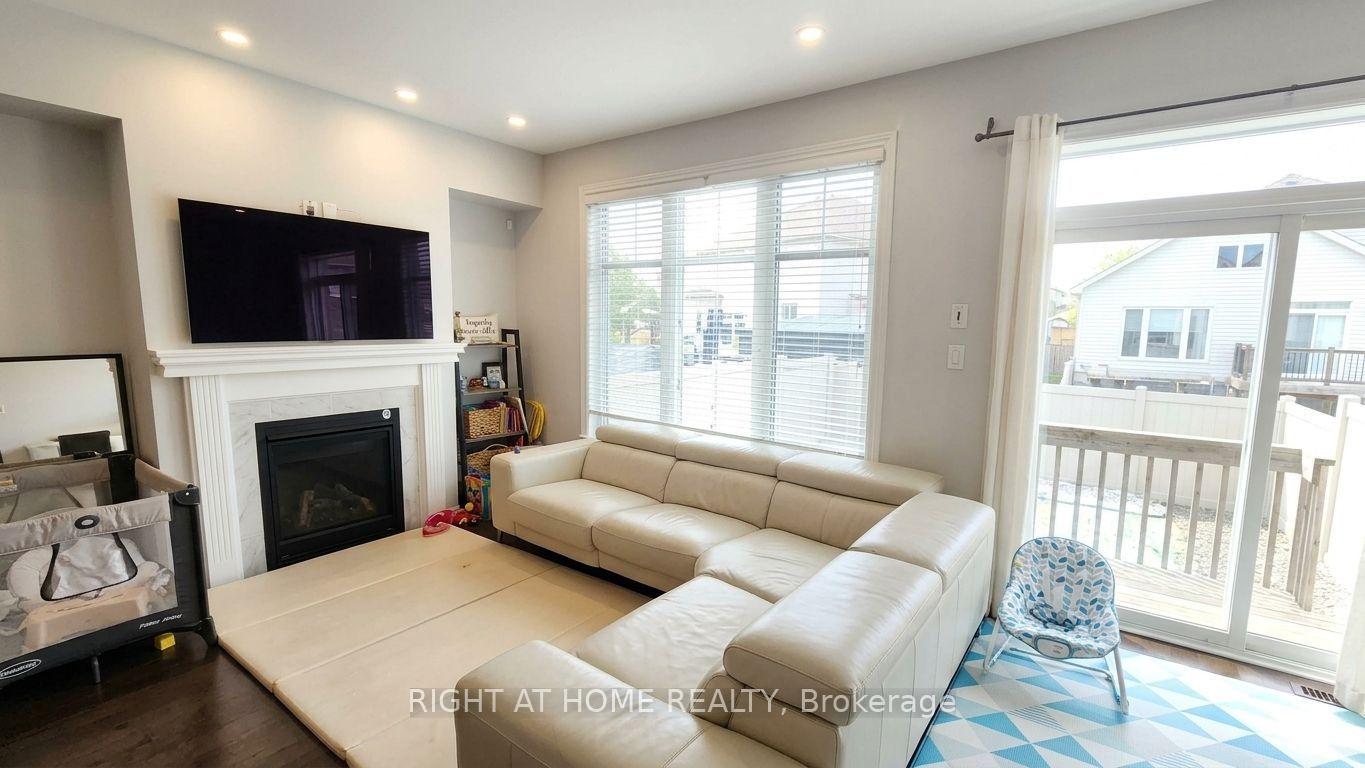 Photo 2 of 323 Alasken Drive, Ottawa, Blossom Park/Kemp Park/Findlay Creek — HOMEH