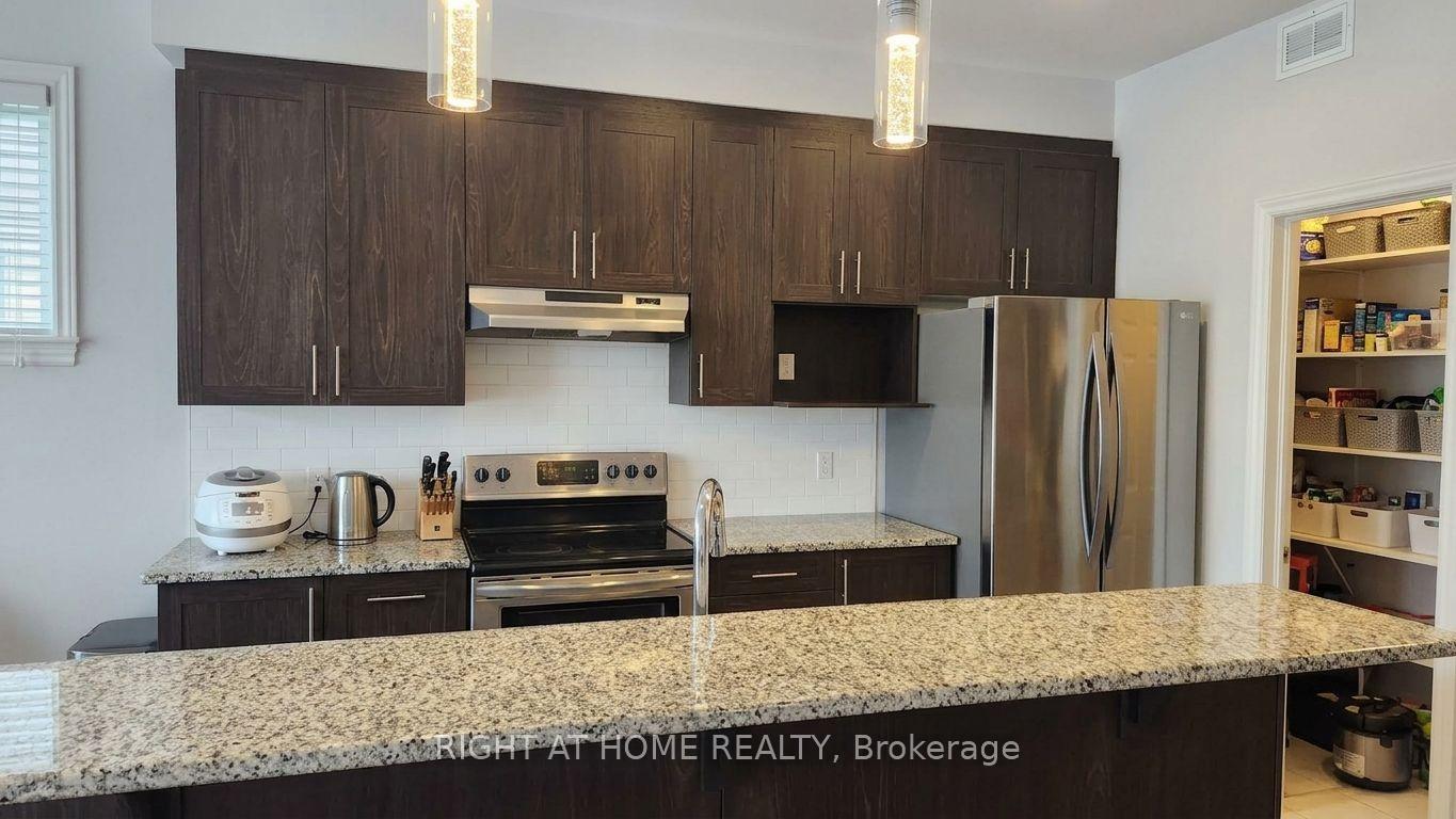 Photo 3 of 323 Alasken Drive, Ottawa, Blossom Park/Kemp Park/Findlay Creek — HOMEH