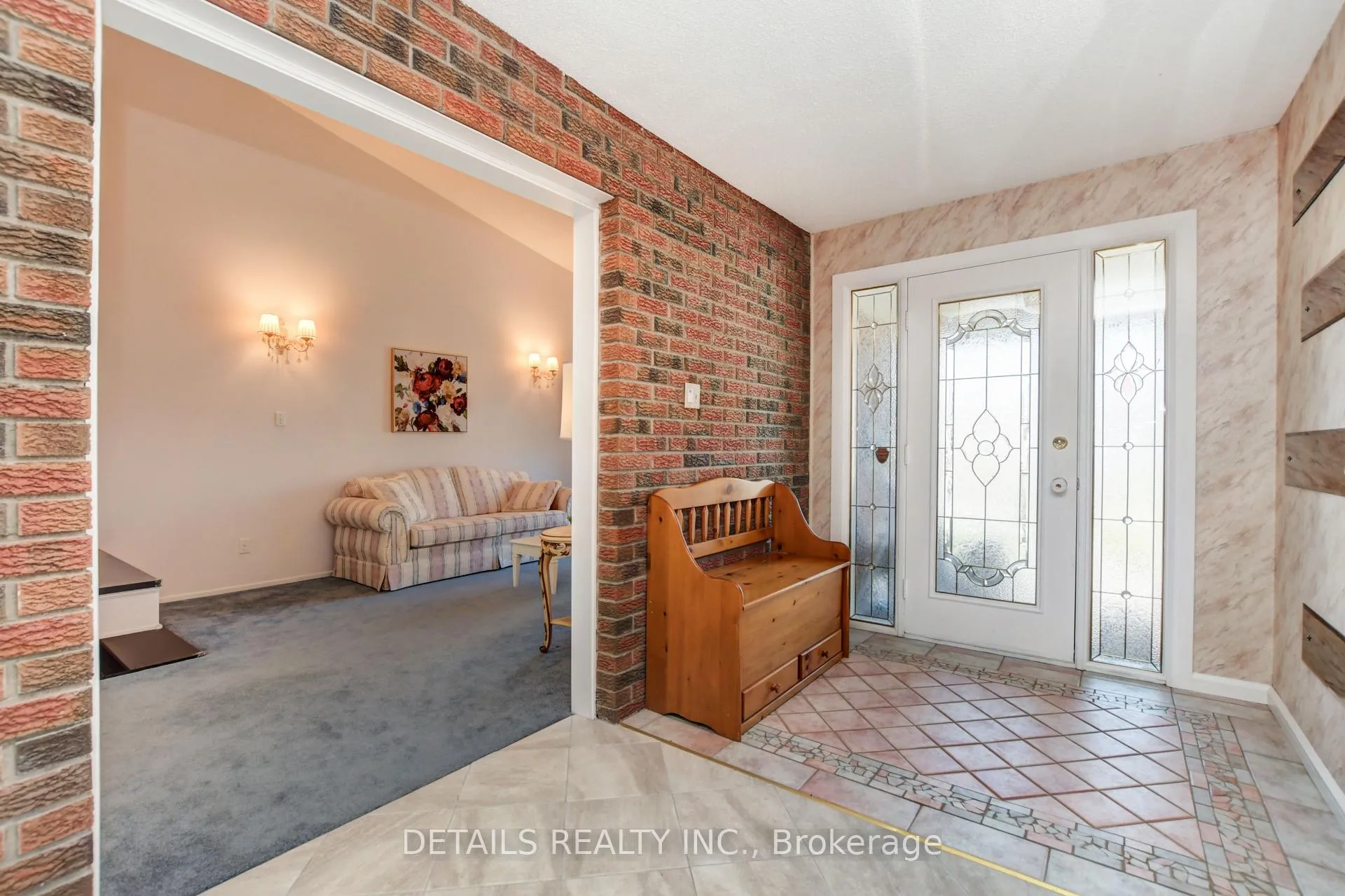 Photo 8 of 4388 Whittaker Crescent, Ottawa, Pineview — HOMEH