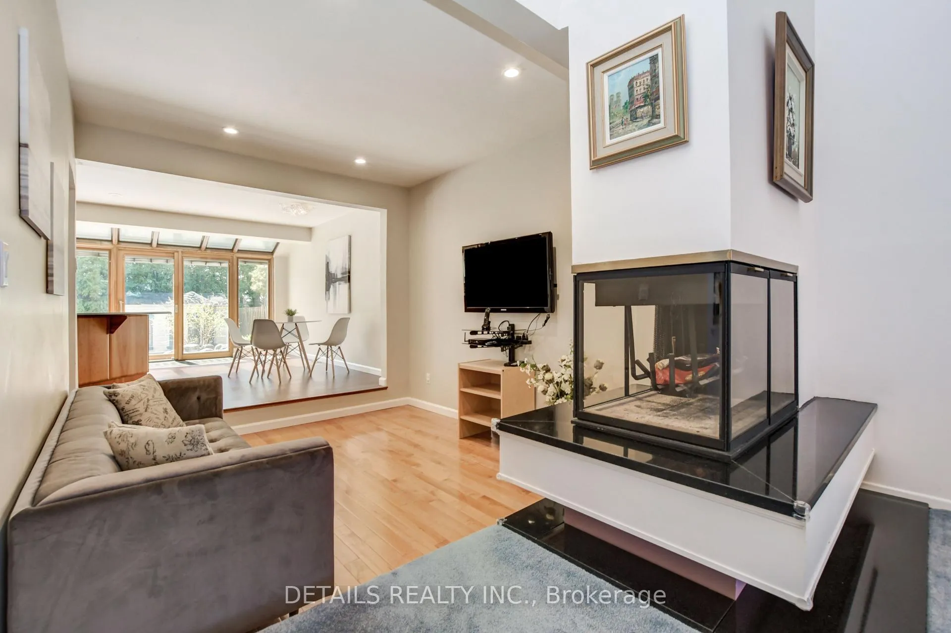 Photo 23 of 4388 Whittaker Crescent, Ottawa, Pineview — HOMEH