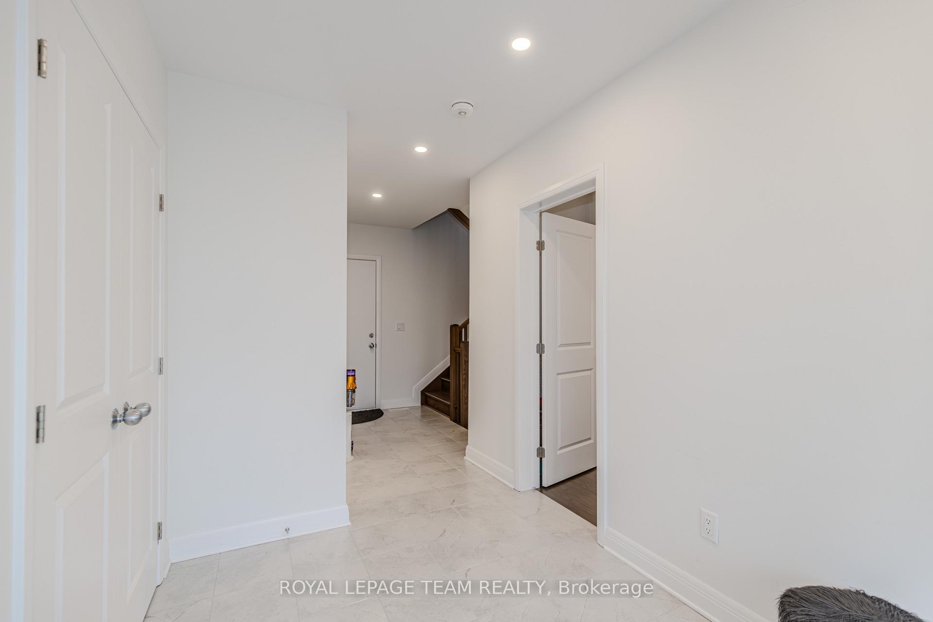 Photo 4 of 1407 Hemlock Road, Ottawa, CFB Rockcliffe and Area — HOMEH