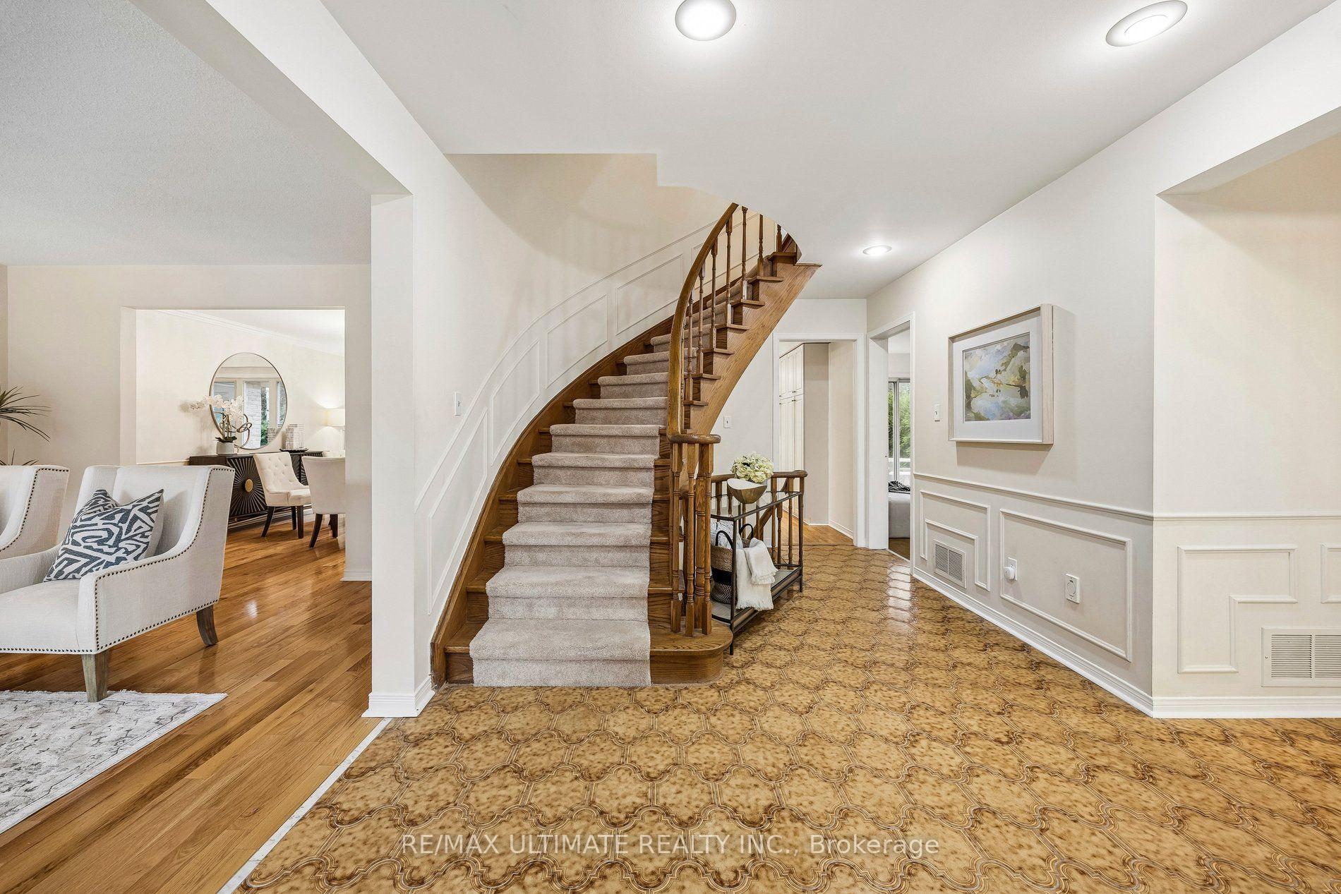 Photo 2 of 32 Saddletree Drive, North York, Bayview Woods-Steeles — HOMEH