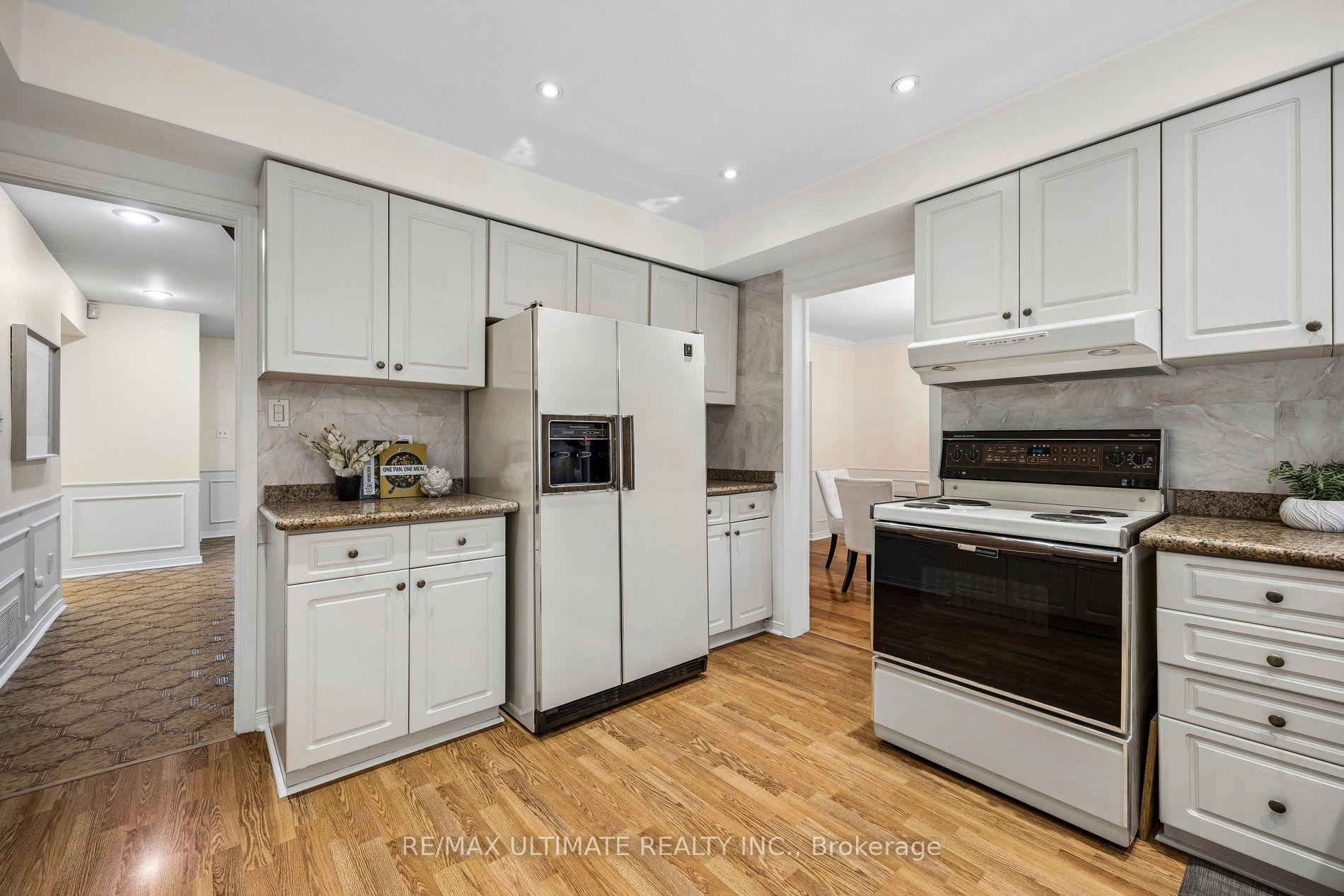 Photo 8 of 32 Saddletree Drive, North York, Bayview Woods-Steeles — HOMEH