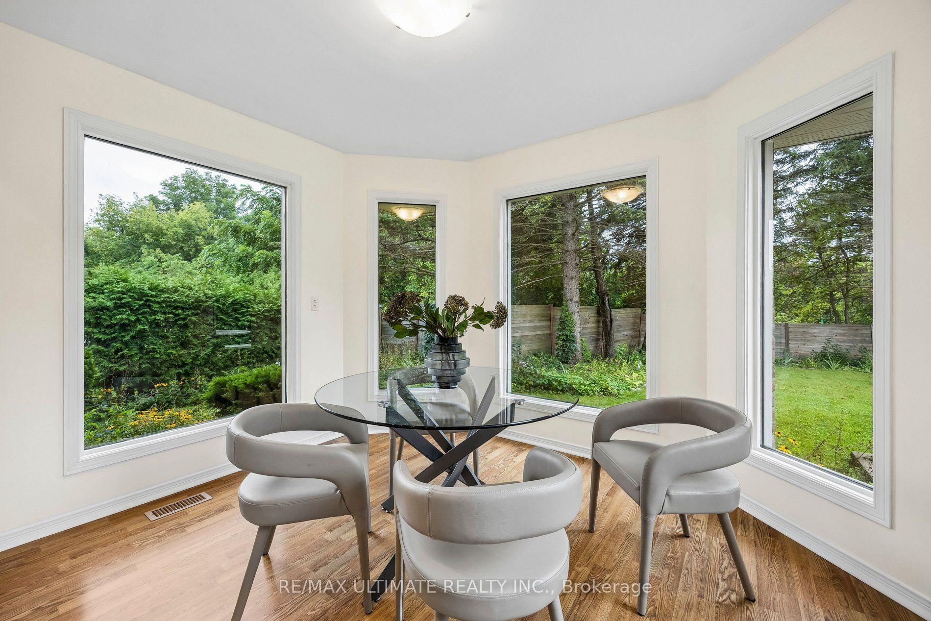 Photo 9 of 32 Saddletree Drive, North York, Bayview Woods-Steeles — HOMEH