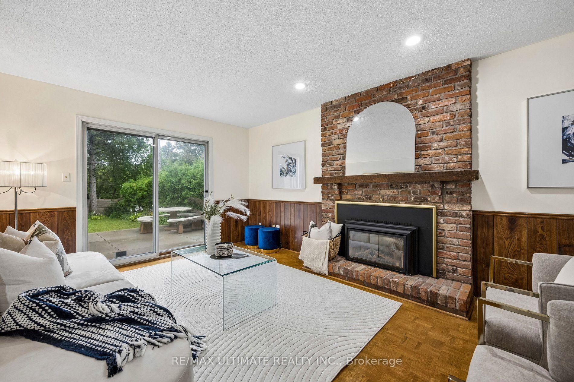 Photo 10 of 32 Saddletree Drive, North York, Bayview Woods-Steeles — HOMEH