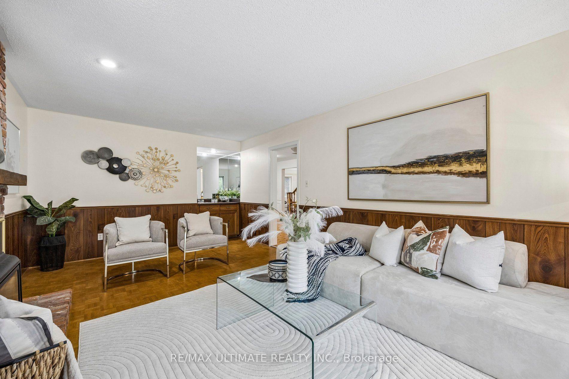 Photo 11 of 32 Saddletree Drive, North York, Bayview Woods-Steeles — HOMEH