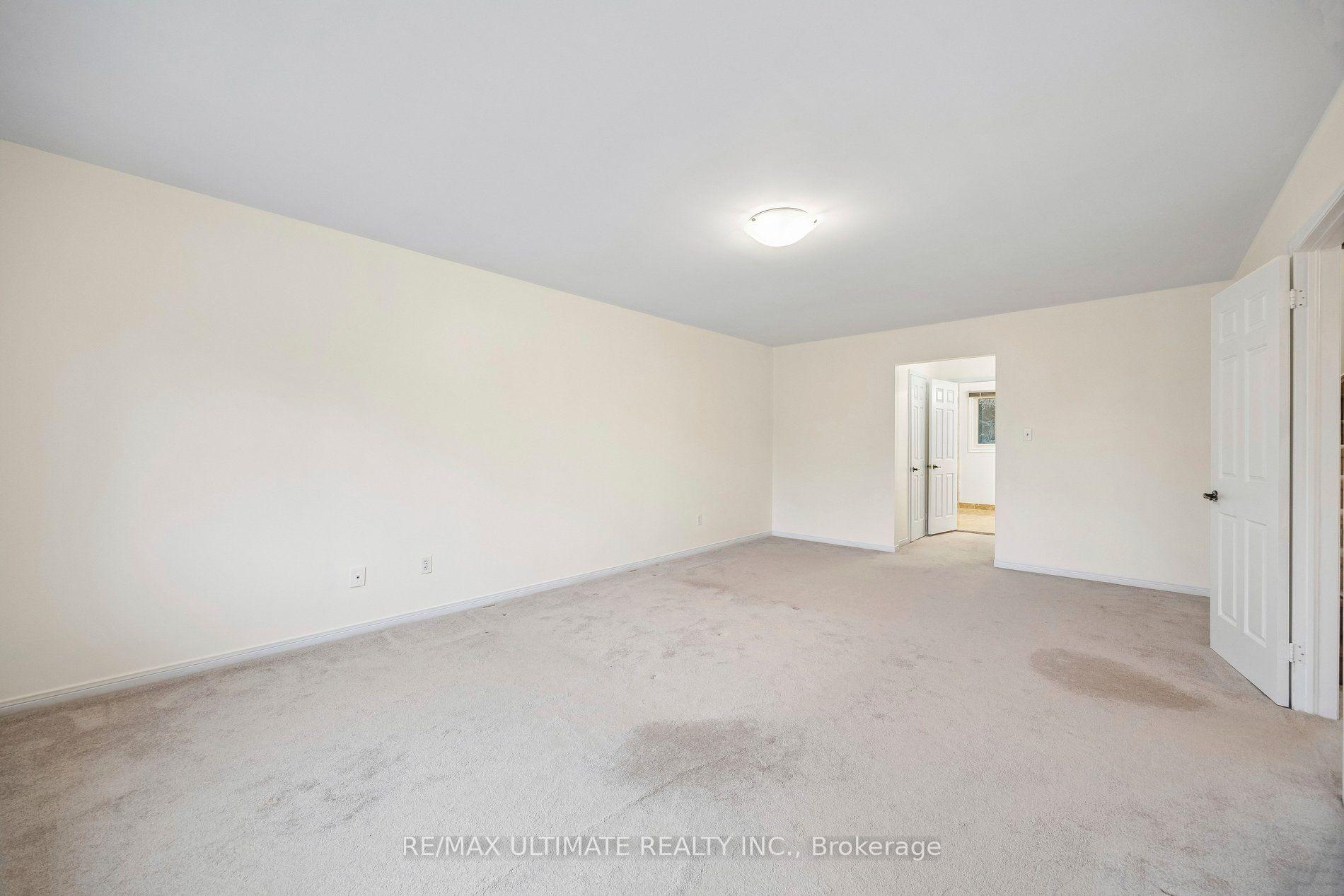 Photo 13 of 32 Saddletree Drive, North York, Bayview Woods-Steeles — HOMEH
