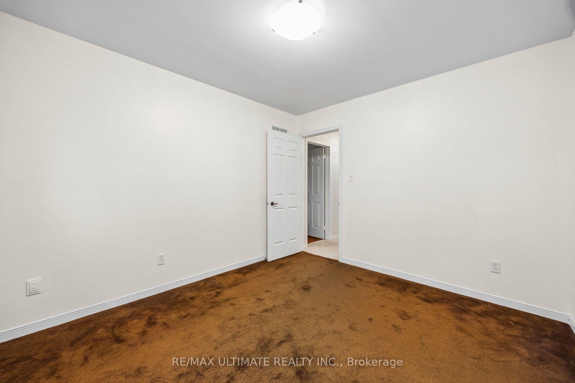 Photo 27 of 32 Saddletree Drive, North York, Bayview Woods-Steeles — HOMEH