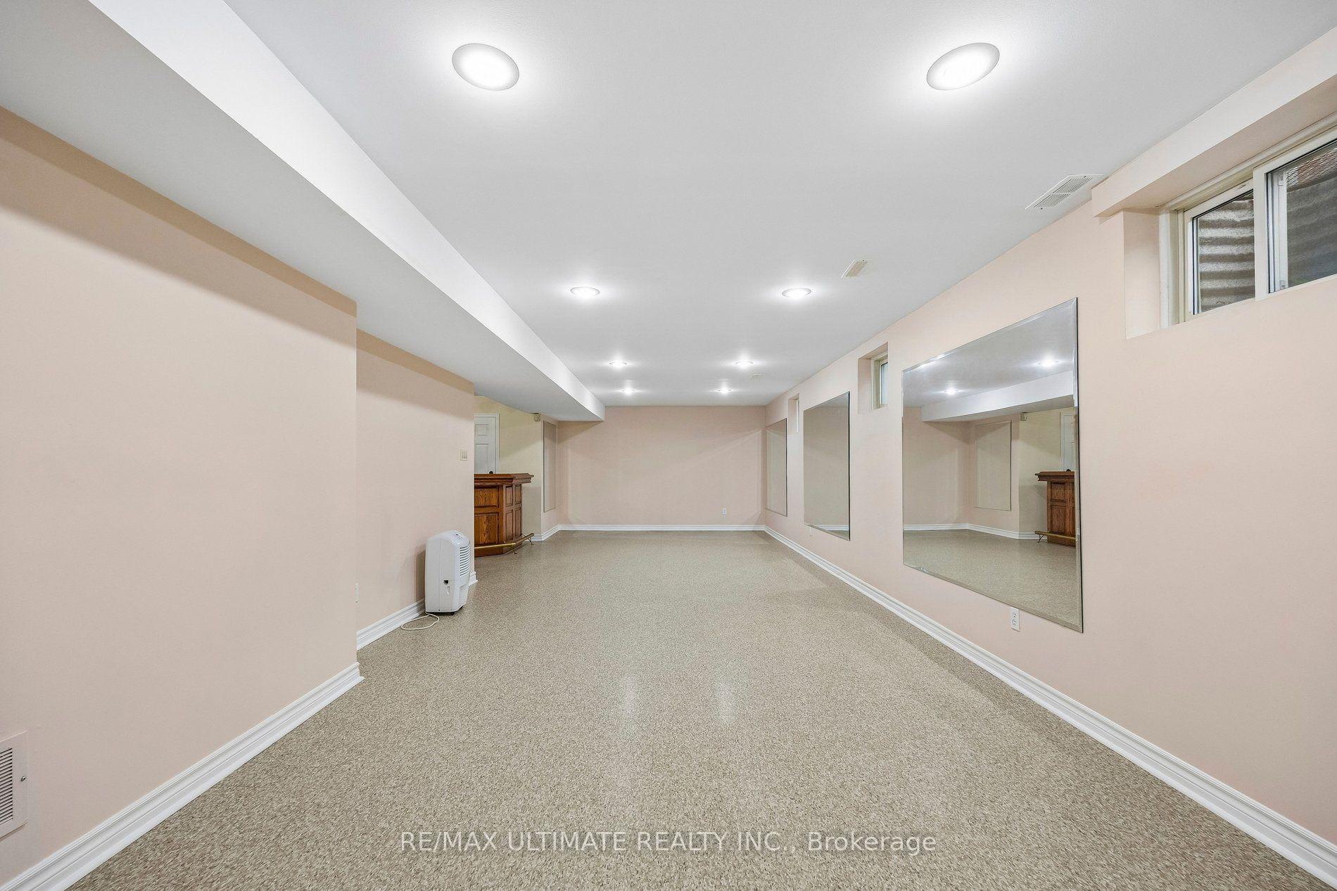 Photo 33 of 32 Saddletree Drive, North York, Bayview Woods-Steeles — HOMEH