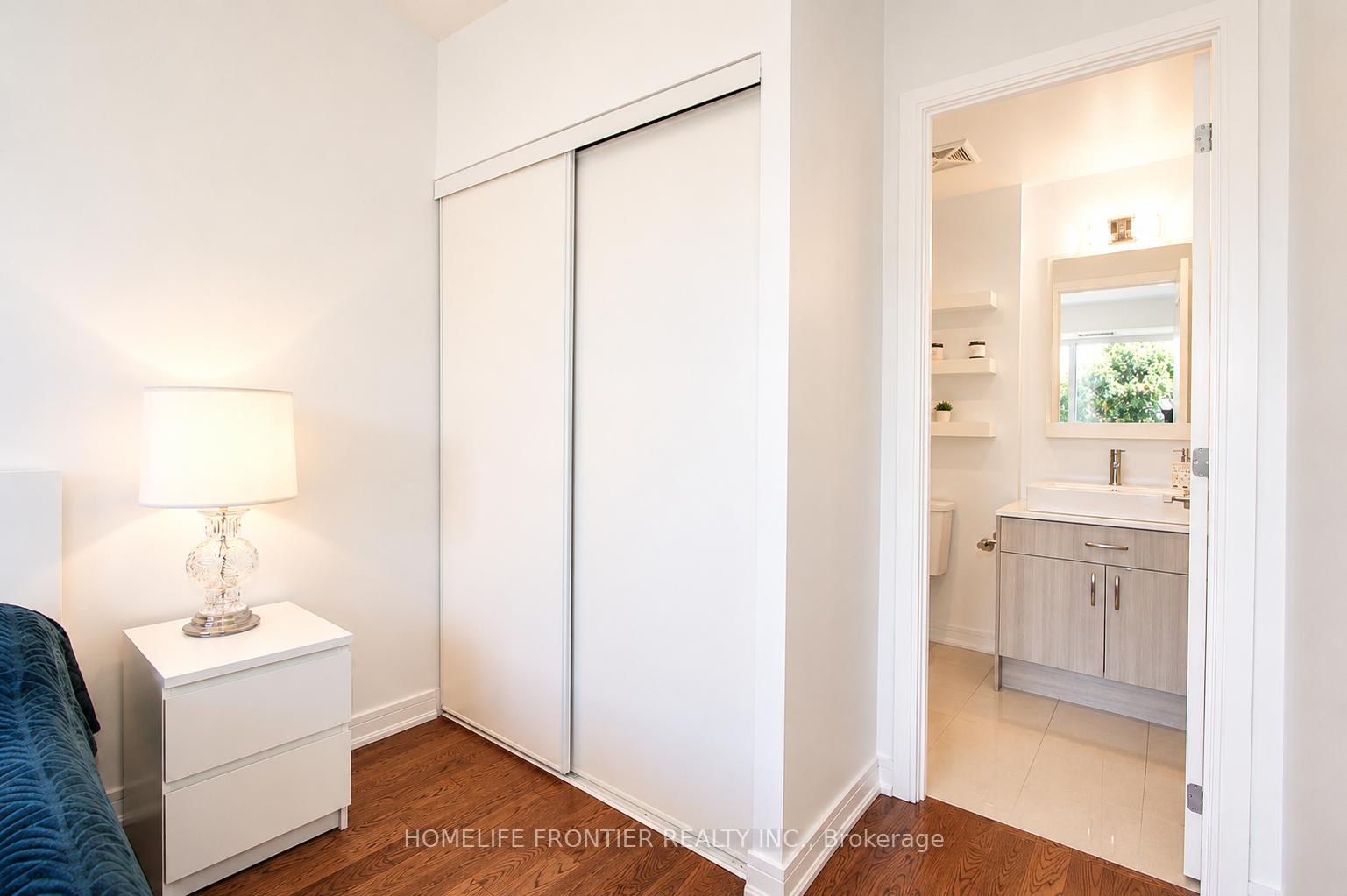 Photo 8 of Unit 218, 9191 Yonge Street, Richmond Hill, Langstaff — HOMEH