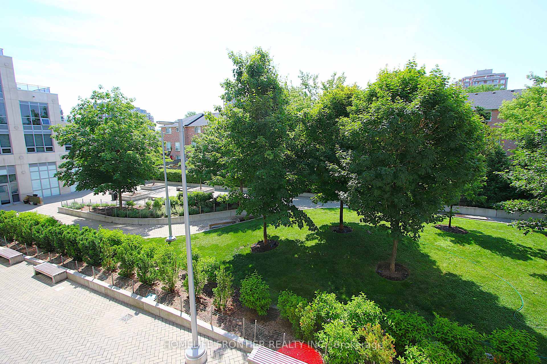 Photo 13 of Unit 218, 9191 Yonge Street, Richmond Hill, Langstaff — HOMEH