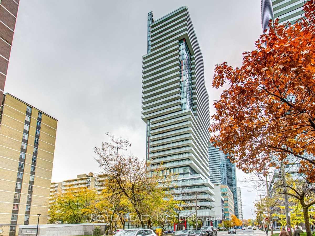 Front of Unit 11, 185 Roehampton Avenue W