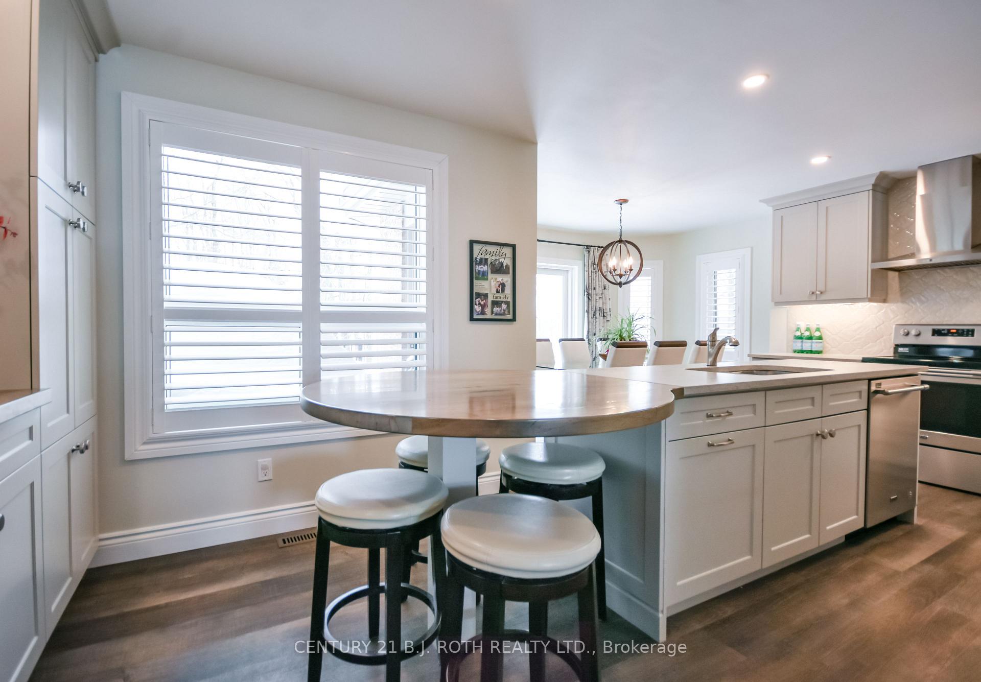 Photo 12 of 91 Benson Drive, Barrie, Sandy Hollow — HOMEH