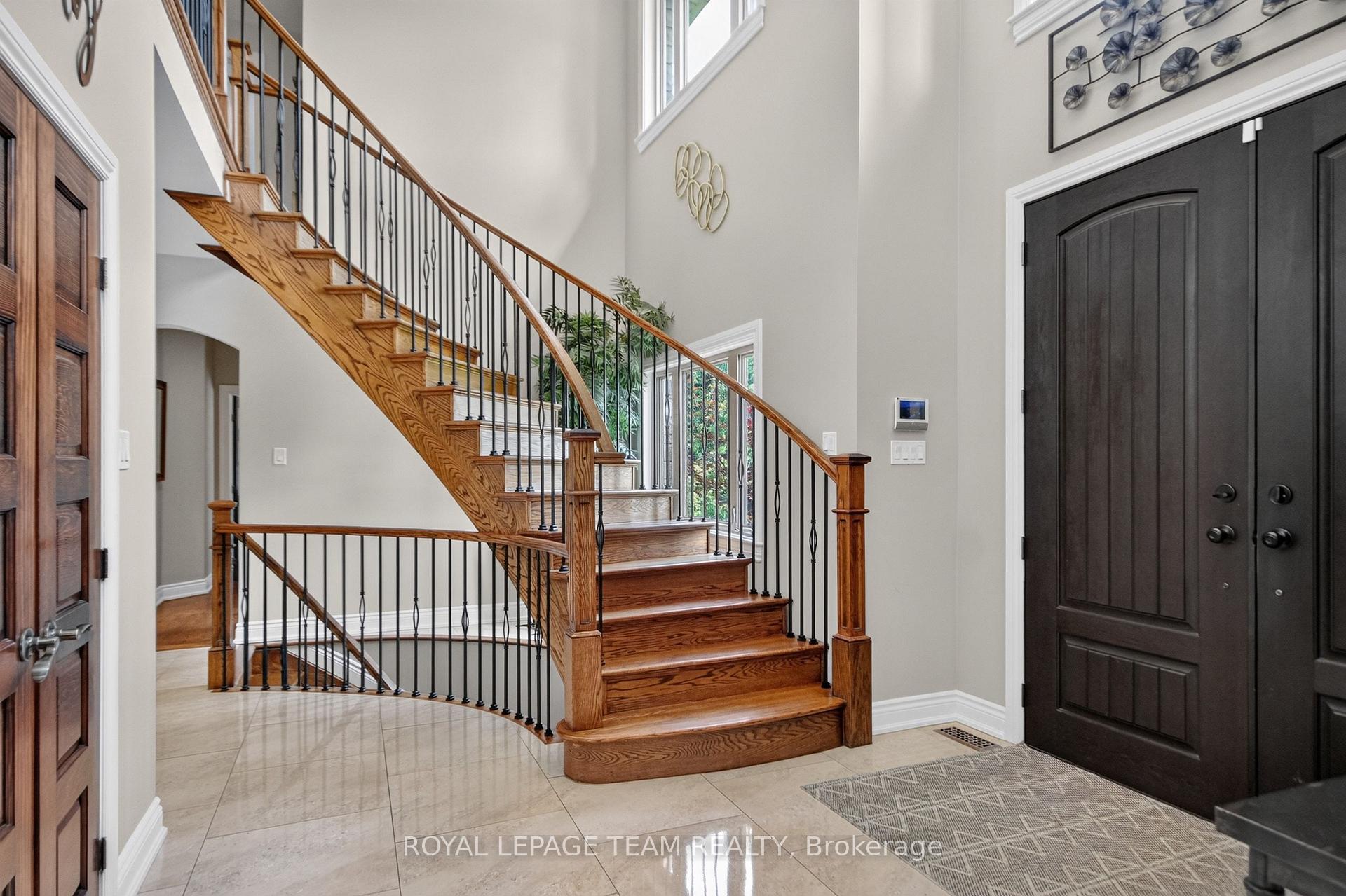 Photo 2 of 1425 Balmoral Drive, Ottawa, Cedardale — HOMEH