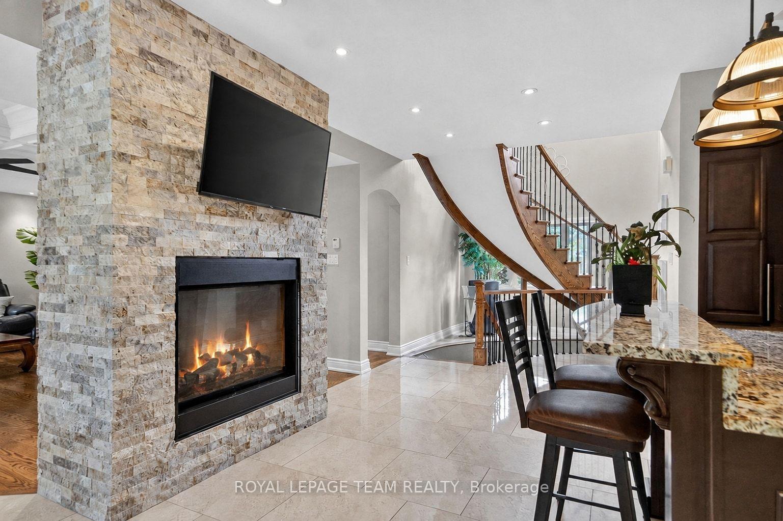 Photo 3 of 1425 Balmoral Drive, Ottawa, Cedardale — HOMEH