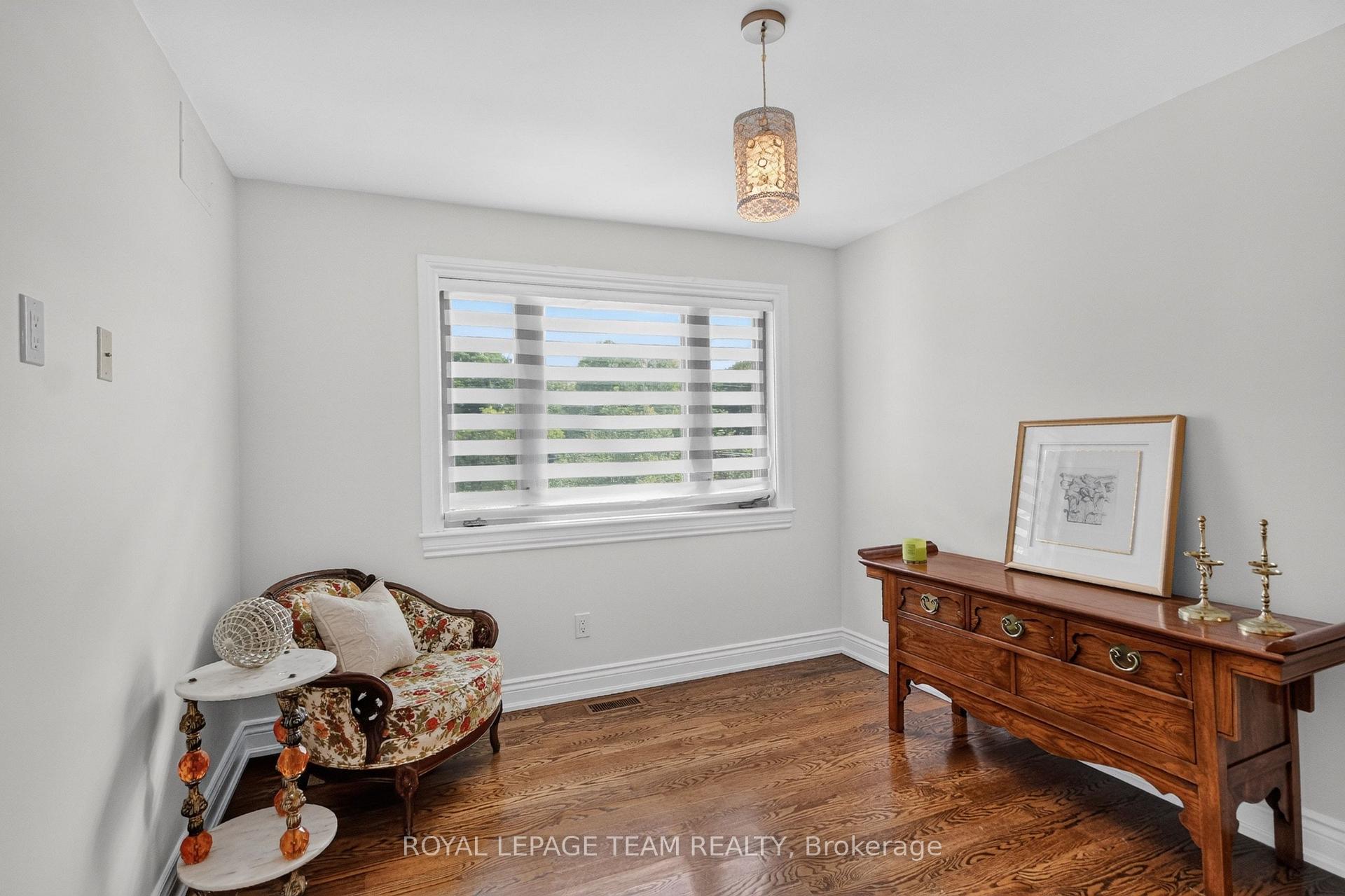 Photo 12 of 1425 Balmoral Drive, Ottawa, Cedardale — HOMEH