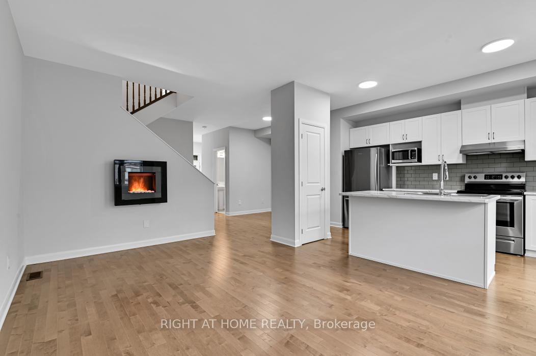 Photo 4 of 306 Guppy Grove, Ottawa, Avalon West — HOMEH