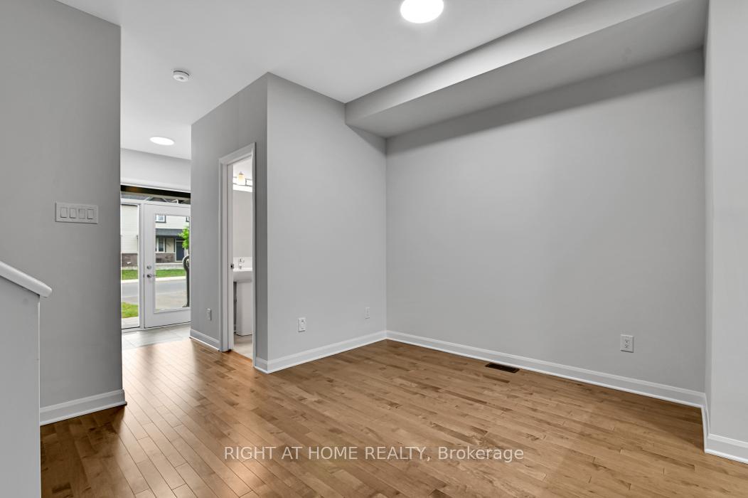 Photo 12 of 306 Guppy Grove, Ottawa, Avalon West — HOMEH