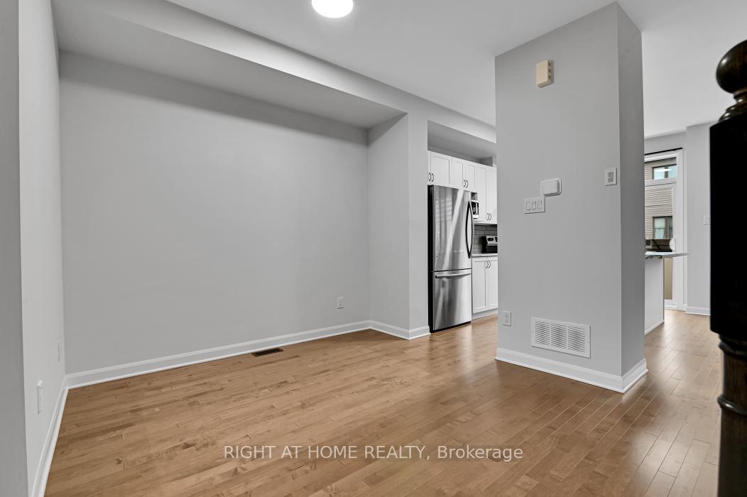 Photo 14 of 306 Guppy Grove, Ottawa, Avalon West — HOMEH