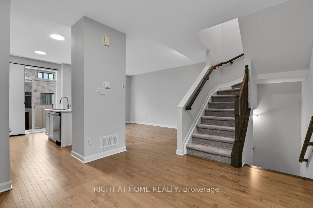 Photo 15 of 306 Guppy Grove, Ottawa, Avalon West — HOMEH