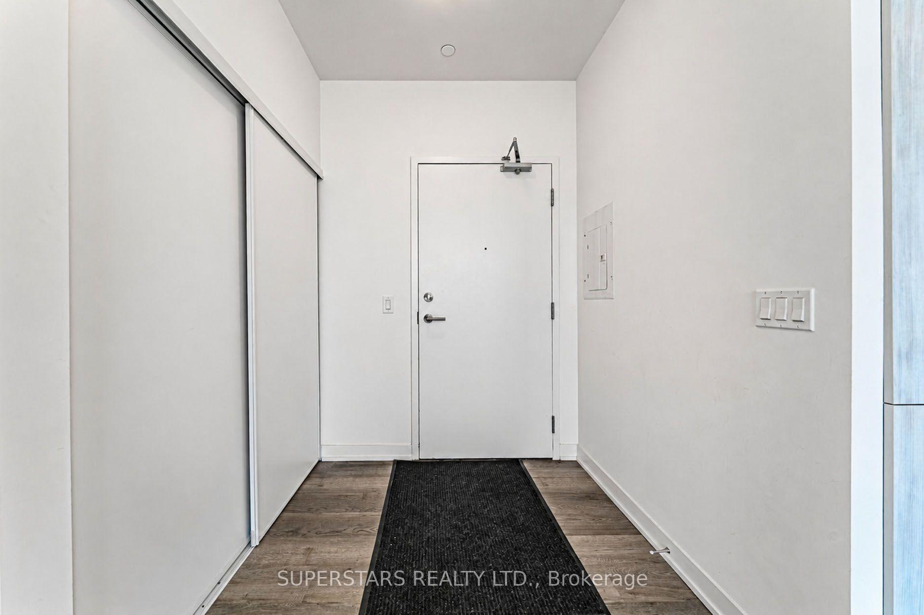 Photo 8 of Unit 906, 6 David Eyer Road, Richmond Hill, Rural Richmond Hill — HOMEH
