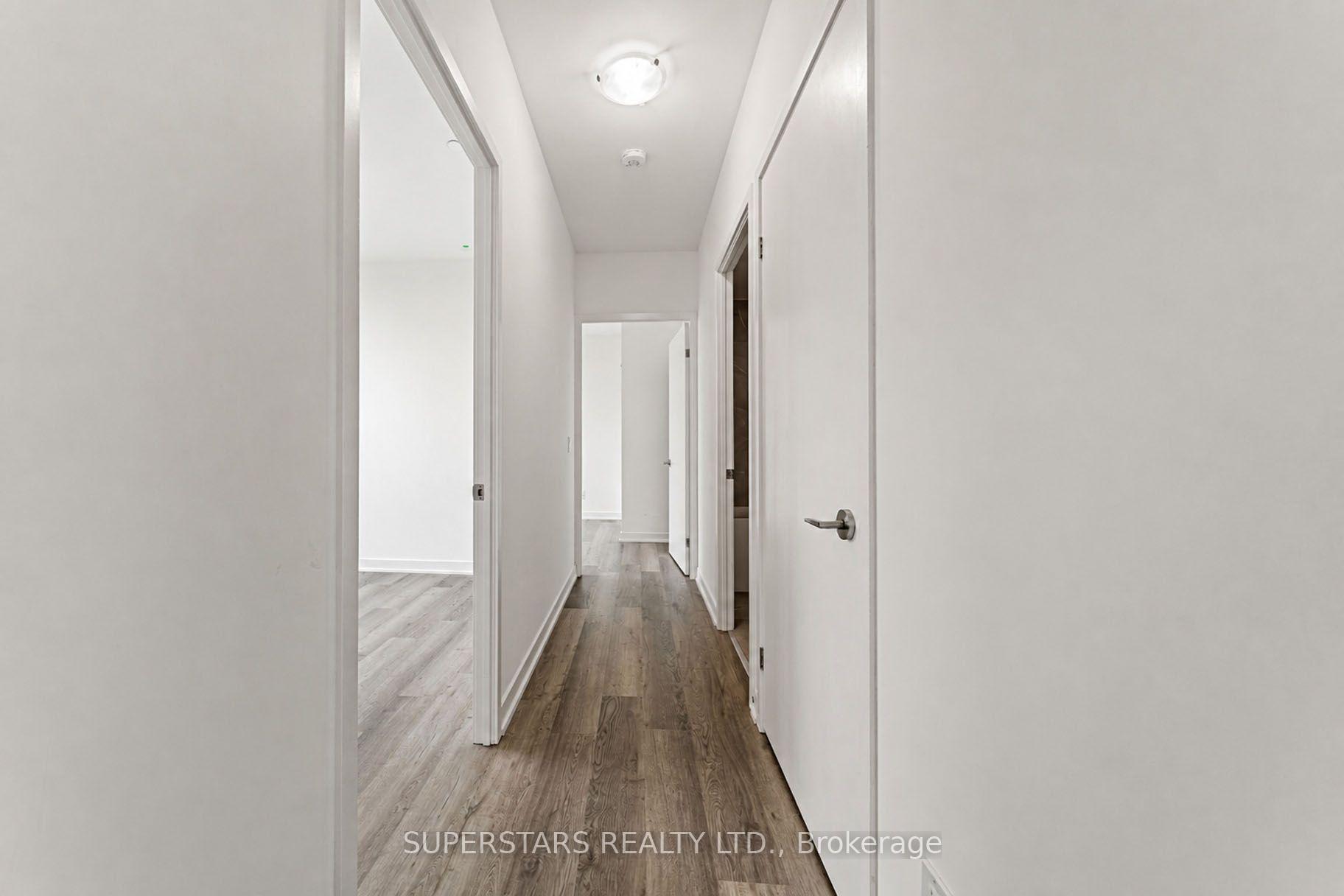 Photo 16 of Unit 906, 6 David Eyer Road, Richmond Hill, Rural Richmond Hill — HOMEH