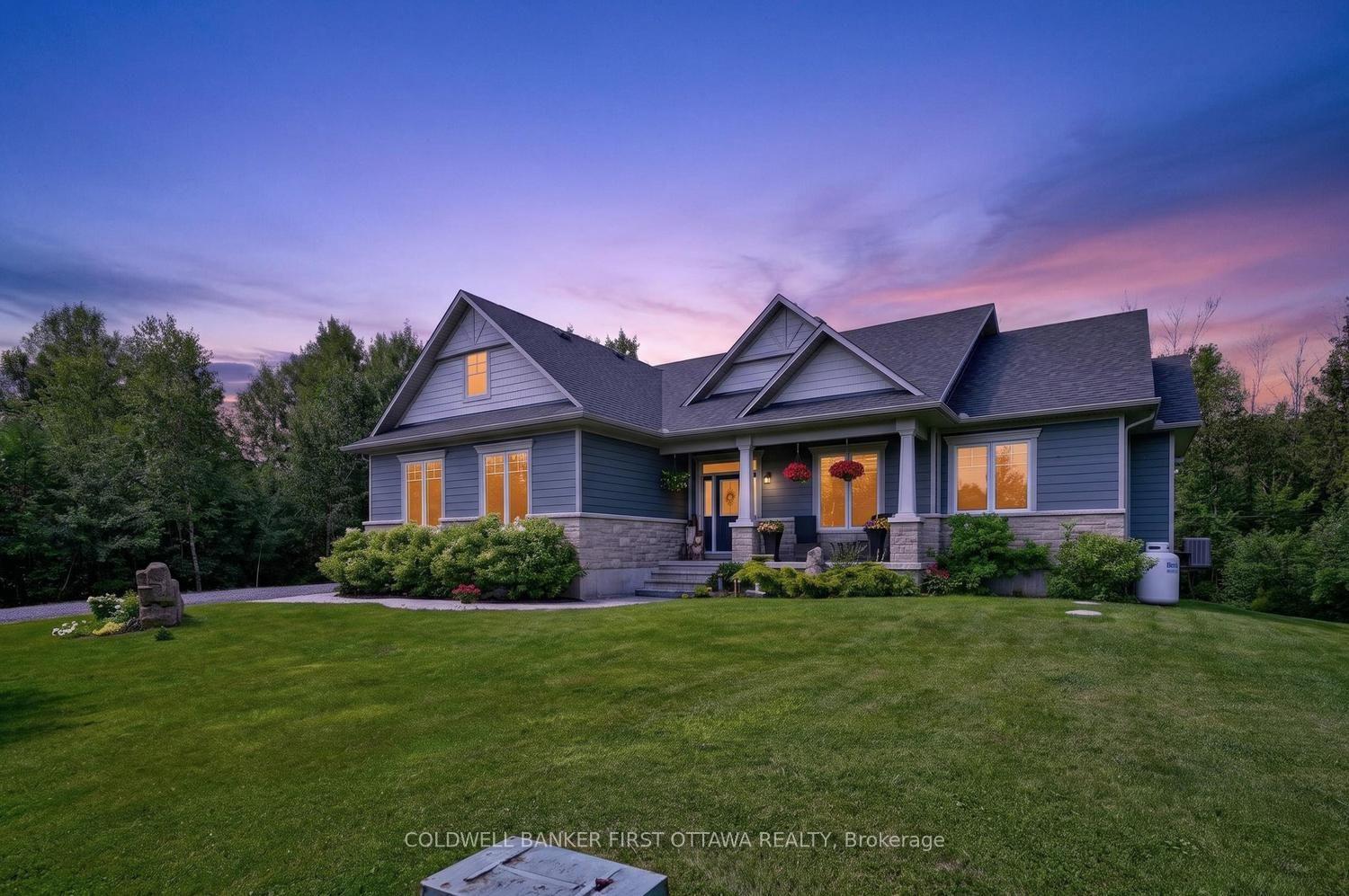 Photo 2 of 193 Maggie's Crescent, Beckwith, Beckwith Twp — HOMEH