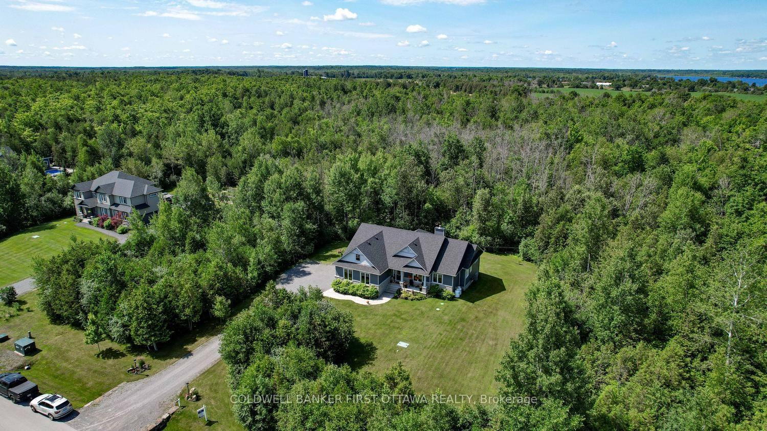Photo 3 of 193 Maggie's Crescent, Beckwith, Beckwith Twp — HOMEH