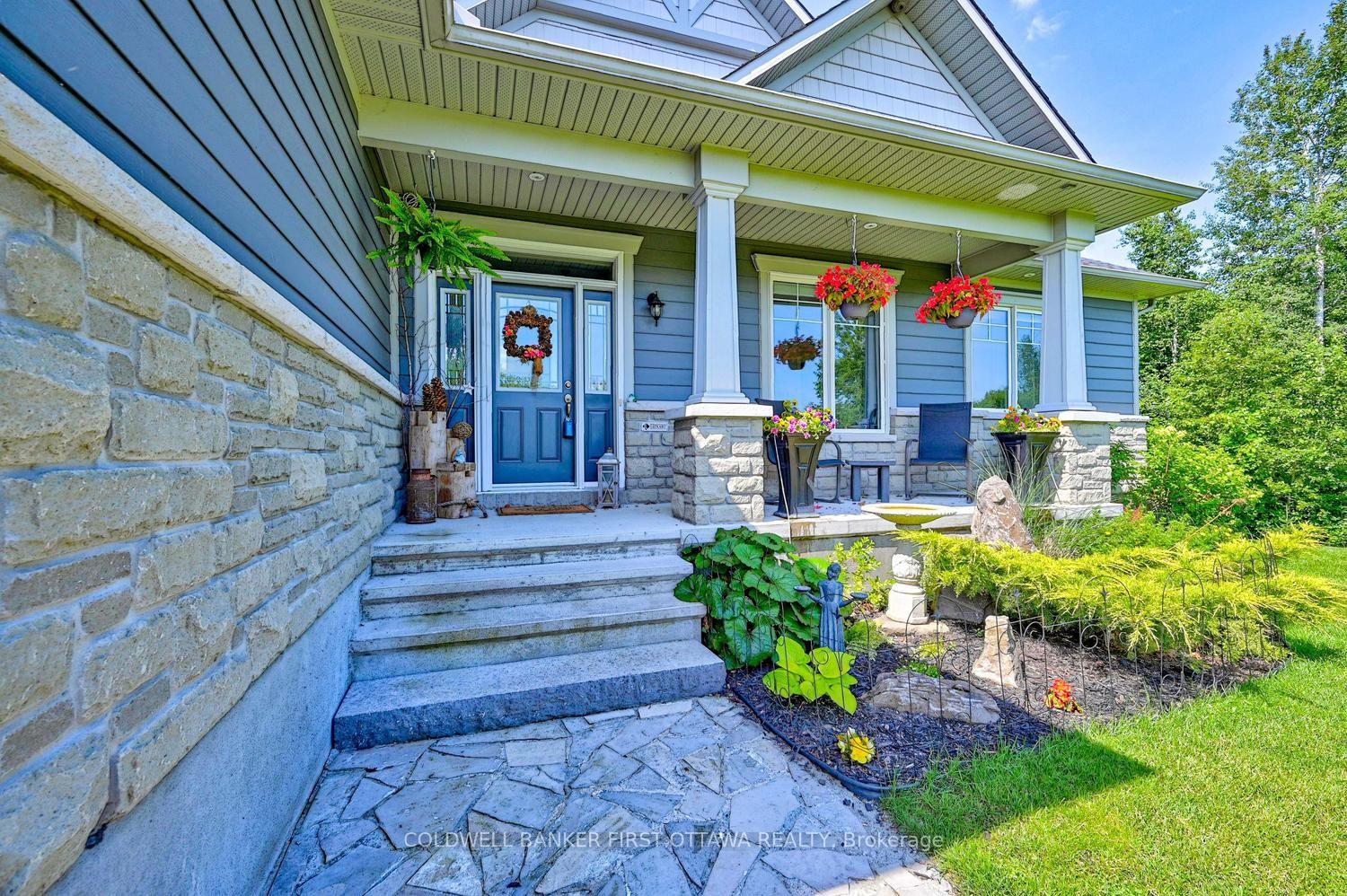 Photo 6 of 193 Maggie's Crescent, Beckwith, Beckwith Twp — HOMEH