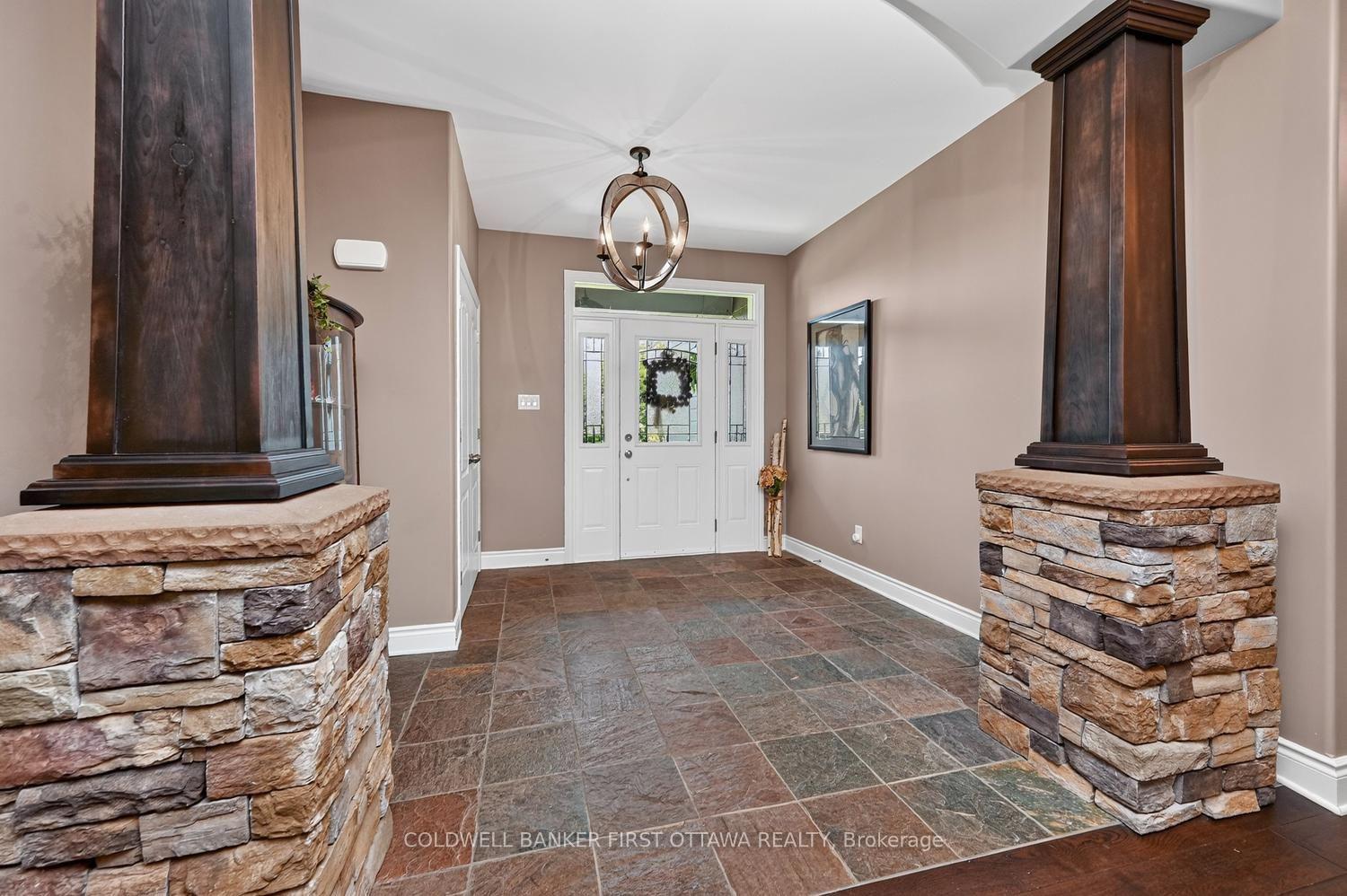 Photo 7 of 193 Maggie's Crescent, Beckwith, Beckwith Twp — HOMEH