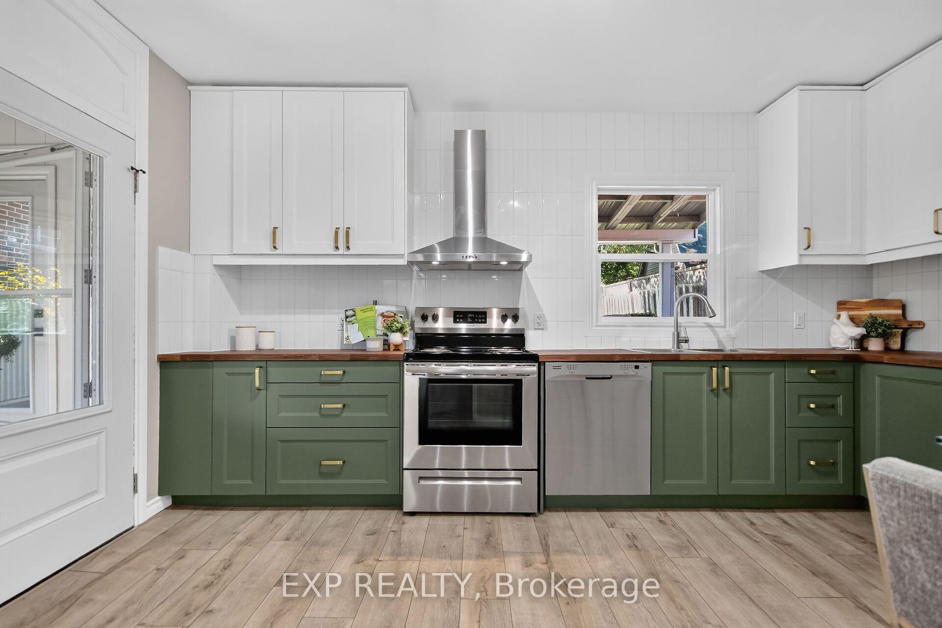 Photo 10 of 86 Daniel Street N, Arnprior, Arnprior — HOMEH