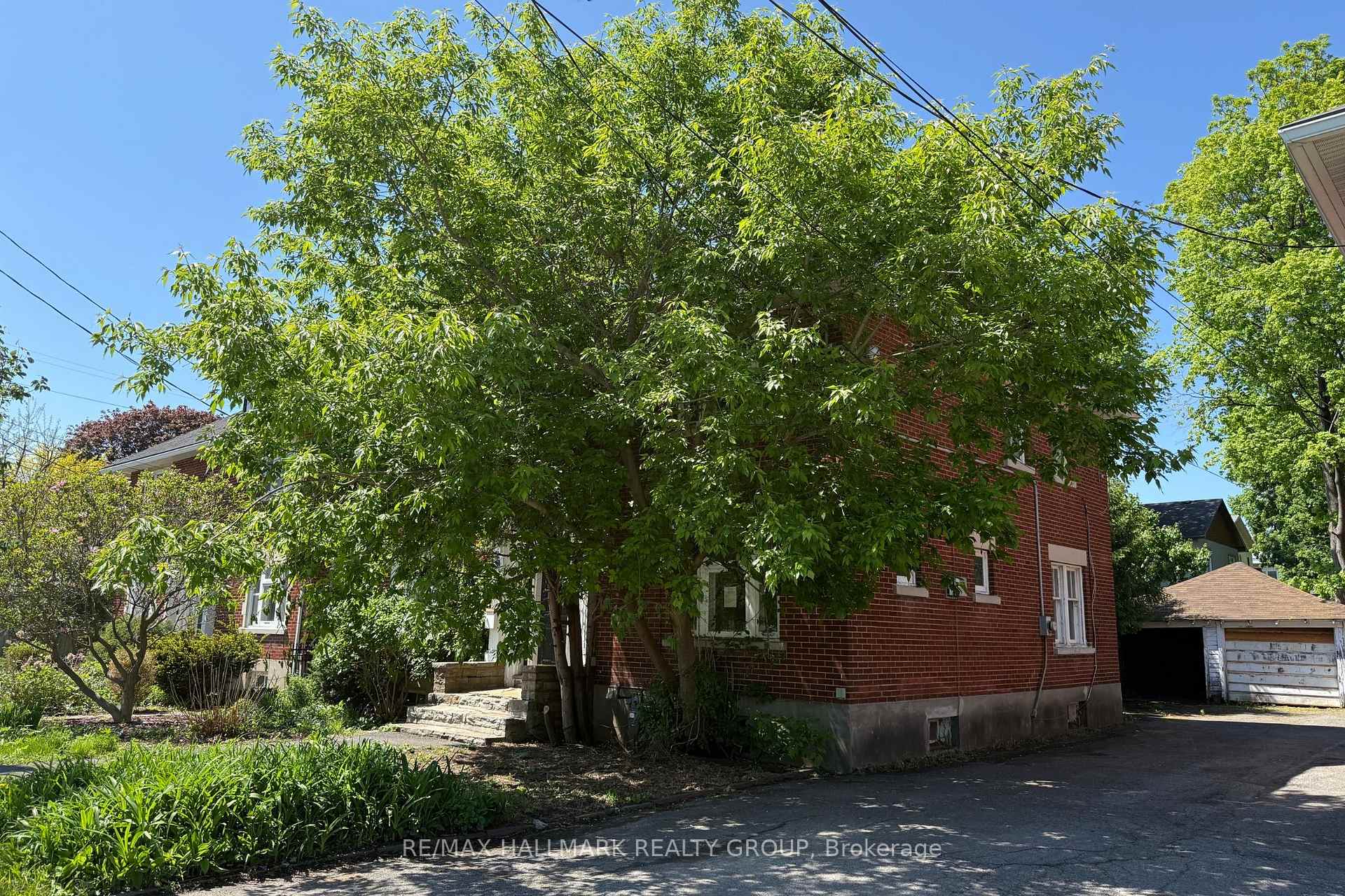 Photo 2 of 142 Clarendon Avenue, Ottawa, Ottawa West — HOMEH