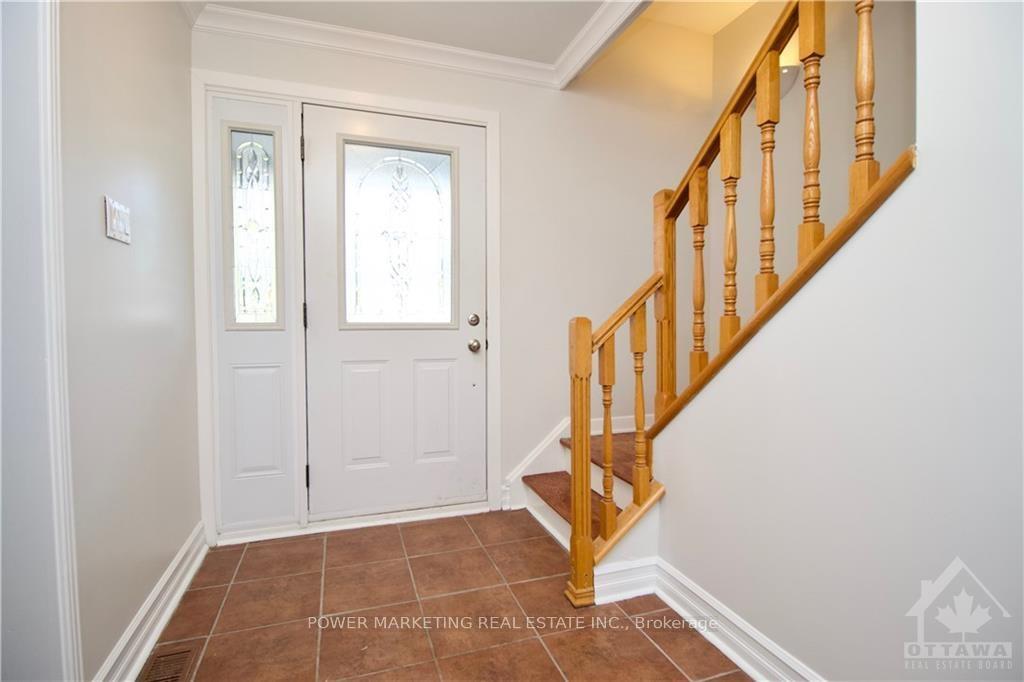 Photo 5 of 58 Aero Drive, Ottawa, Lakeview Park — HOMEH