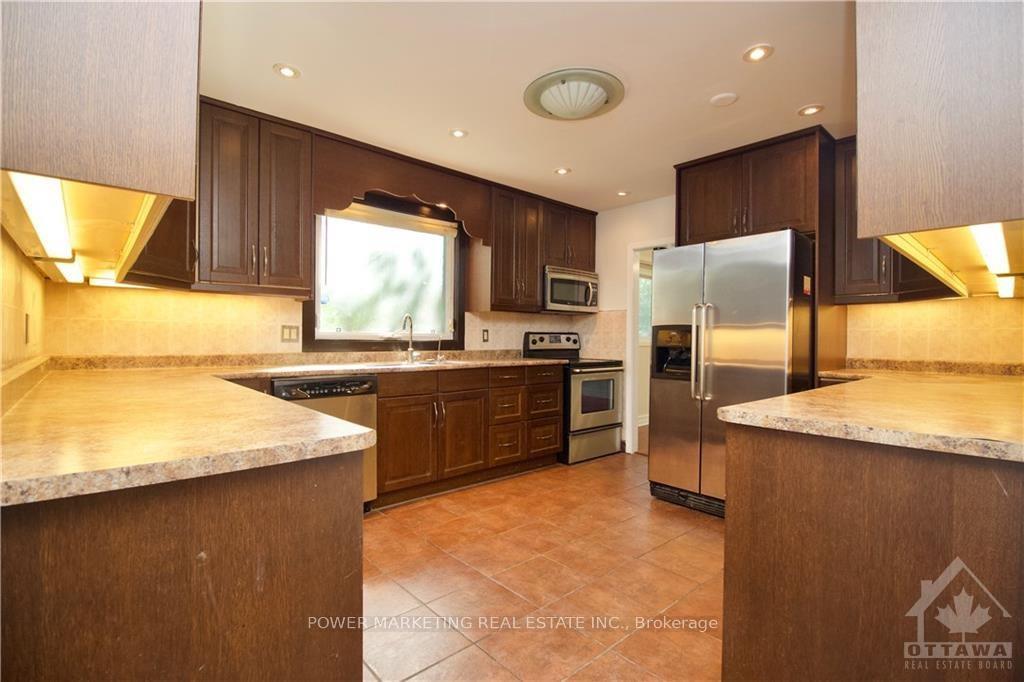 Photo 11 of 58 Aero Drive, Ottawa, Lakeview Park — HOMEH