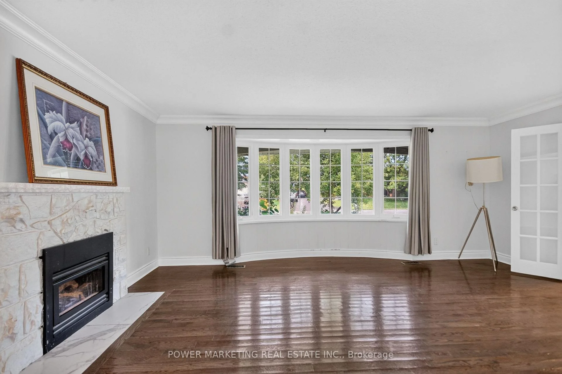 Photo 12 of 58 Aero Drive, Ottawa, Lakeview Park — HOMEH