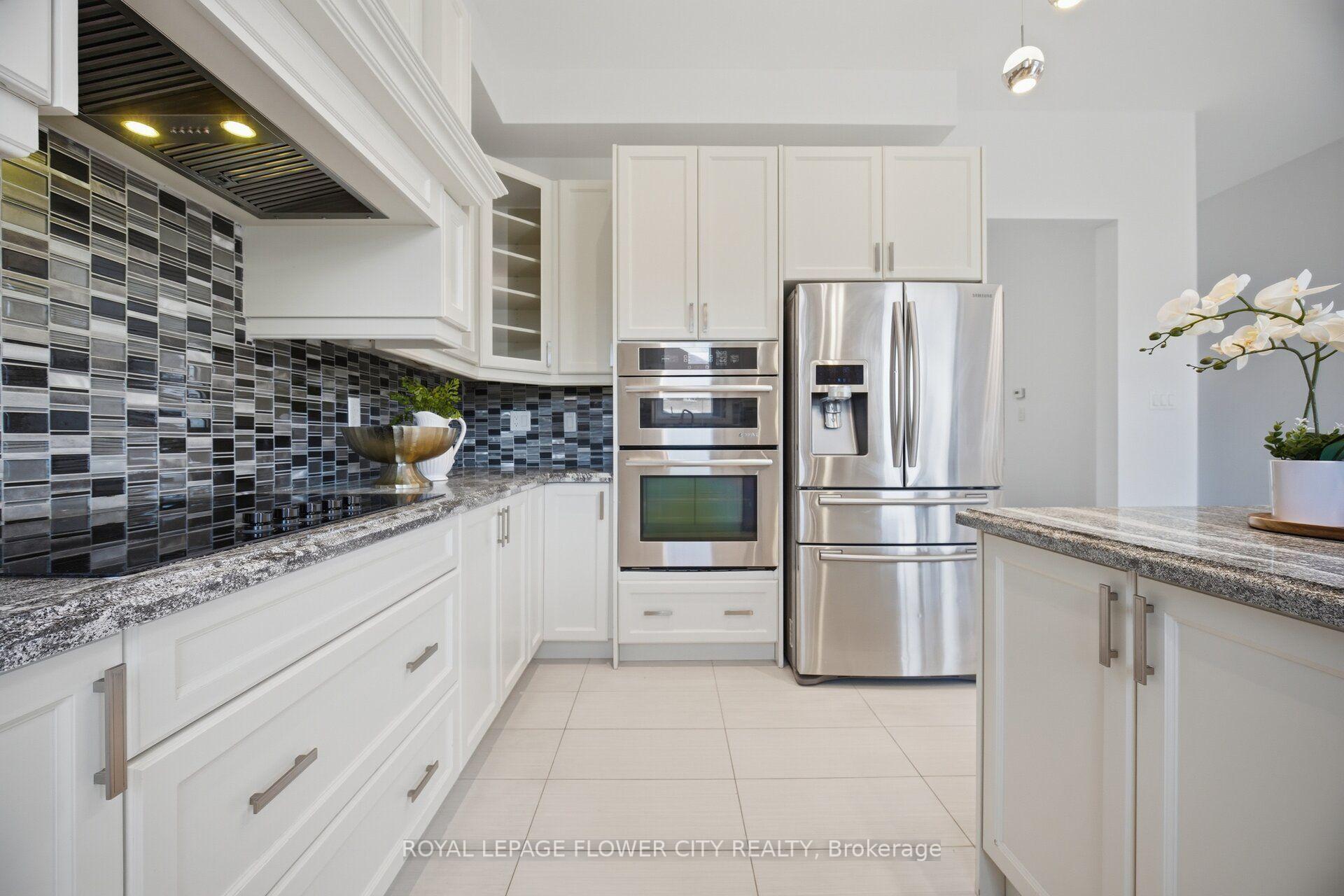 Photo 13 of 18 Malpass Street, Brampton, Northwest Brampton — HOMEH