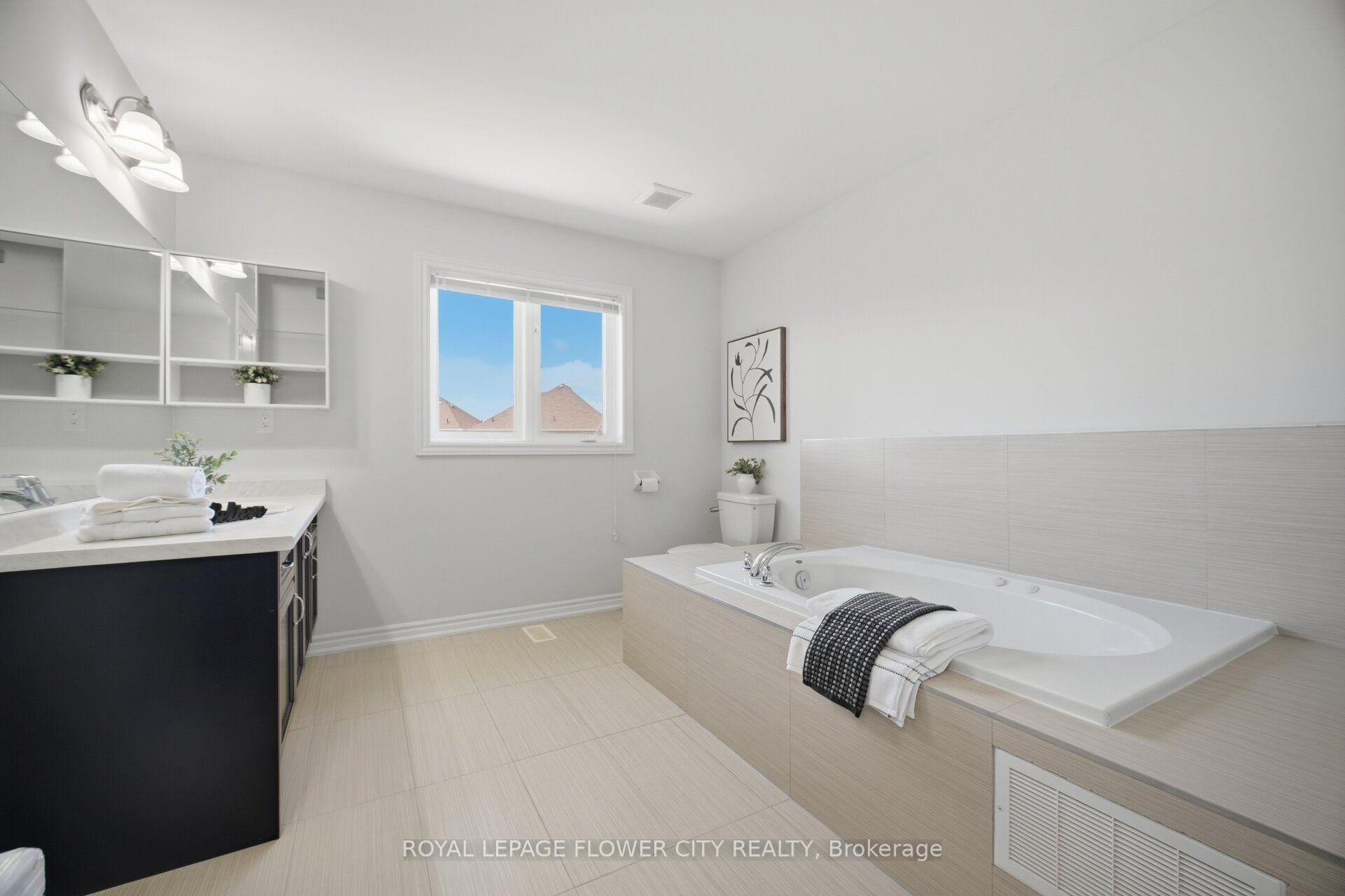 Photo 29 of 18 Malpass Street, Brampton, Northwest Brampton — HOMEH