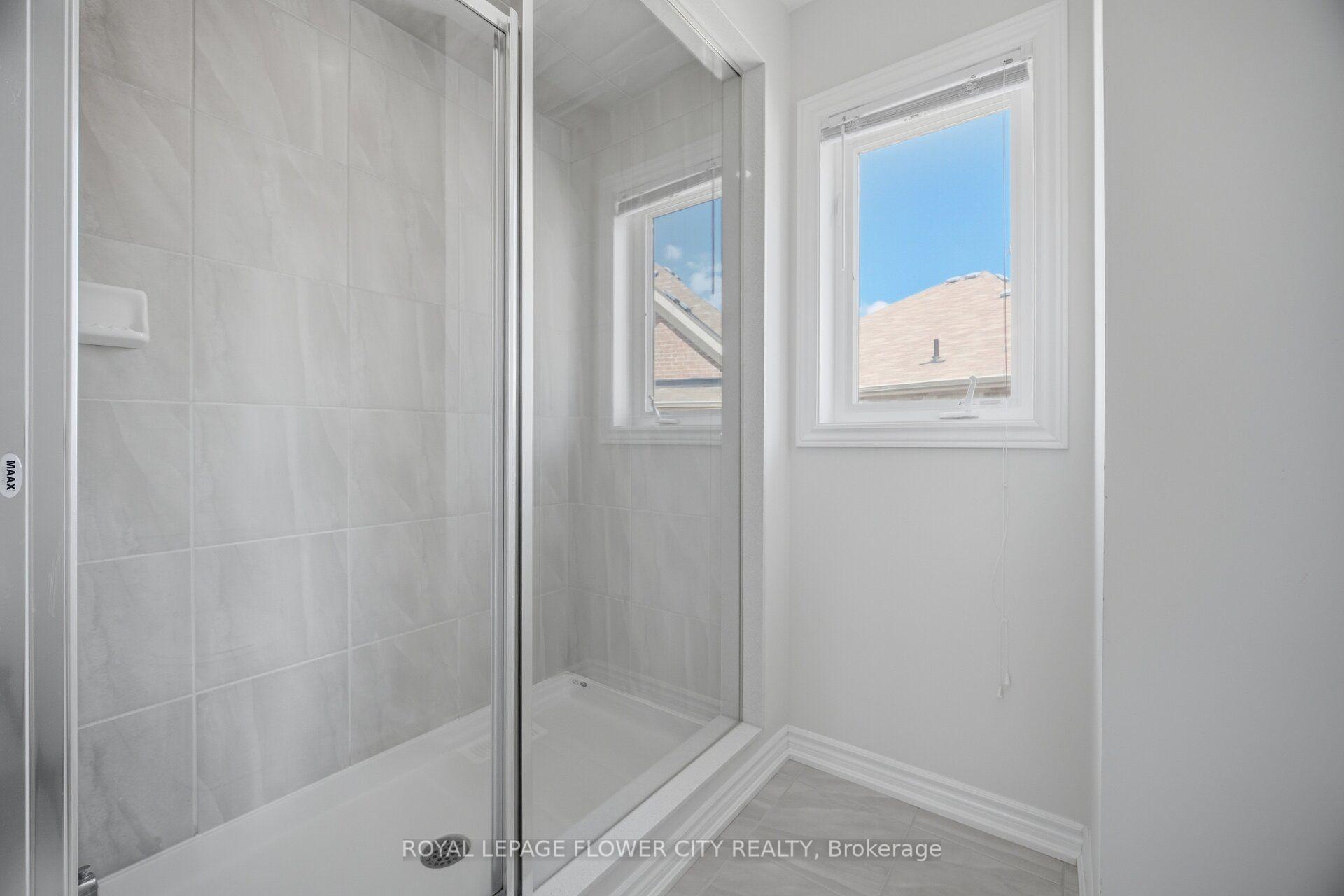 Photo 41 of 18 Malpass Street, Brampton, Northwest Brampton — HOMEH