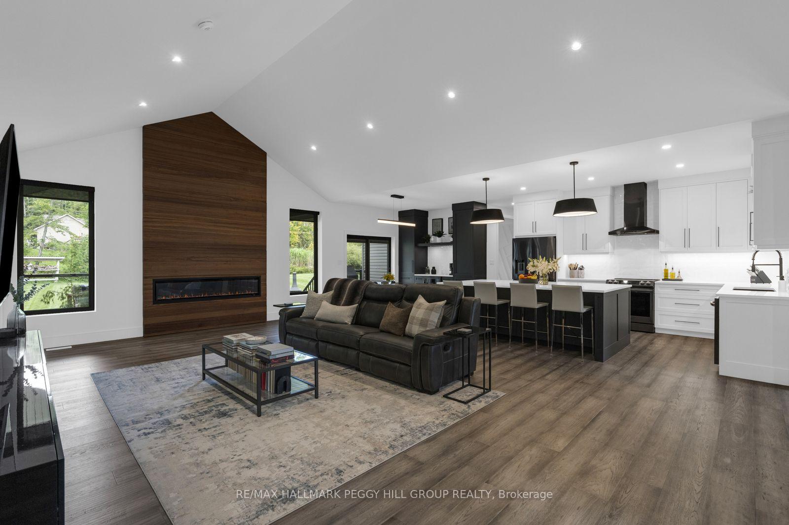 Photo 5 of 1016 Lakeshore Road E, Oro-Medonte, Rural Oro-Medonte — HOMEH