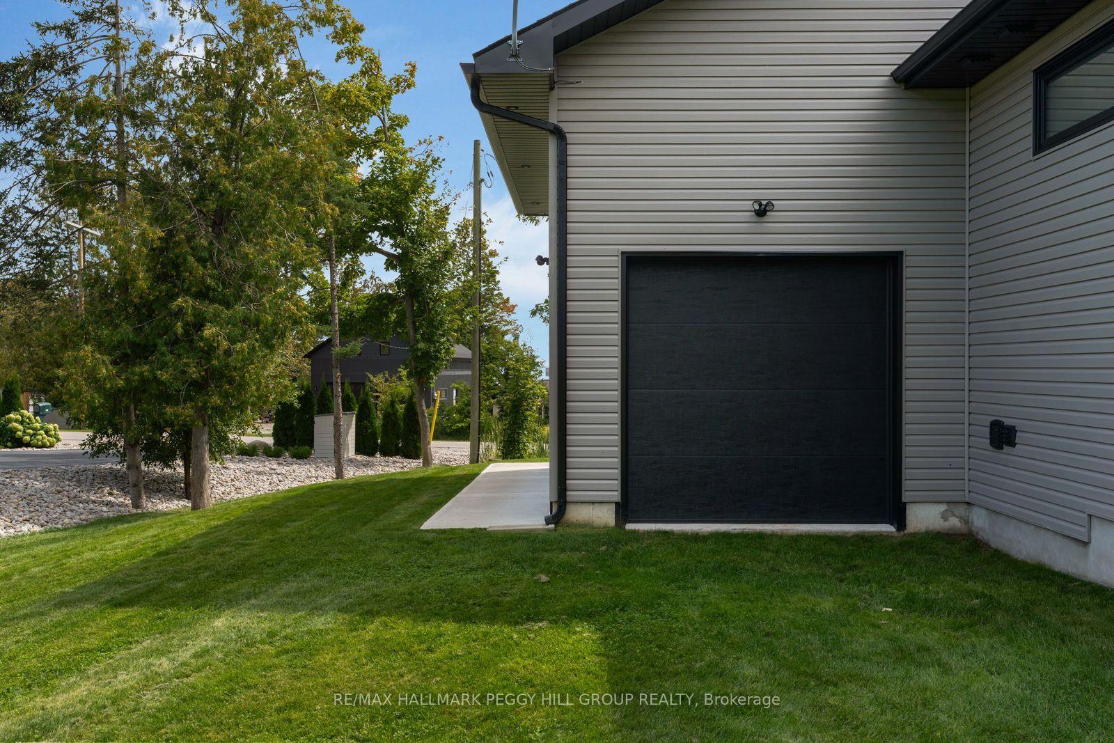 Photo 26 of 1016 Lakeshore Road E, Oro-Medonte, Rural Oro-Medonte — HOMEH