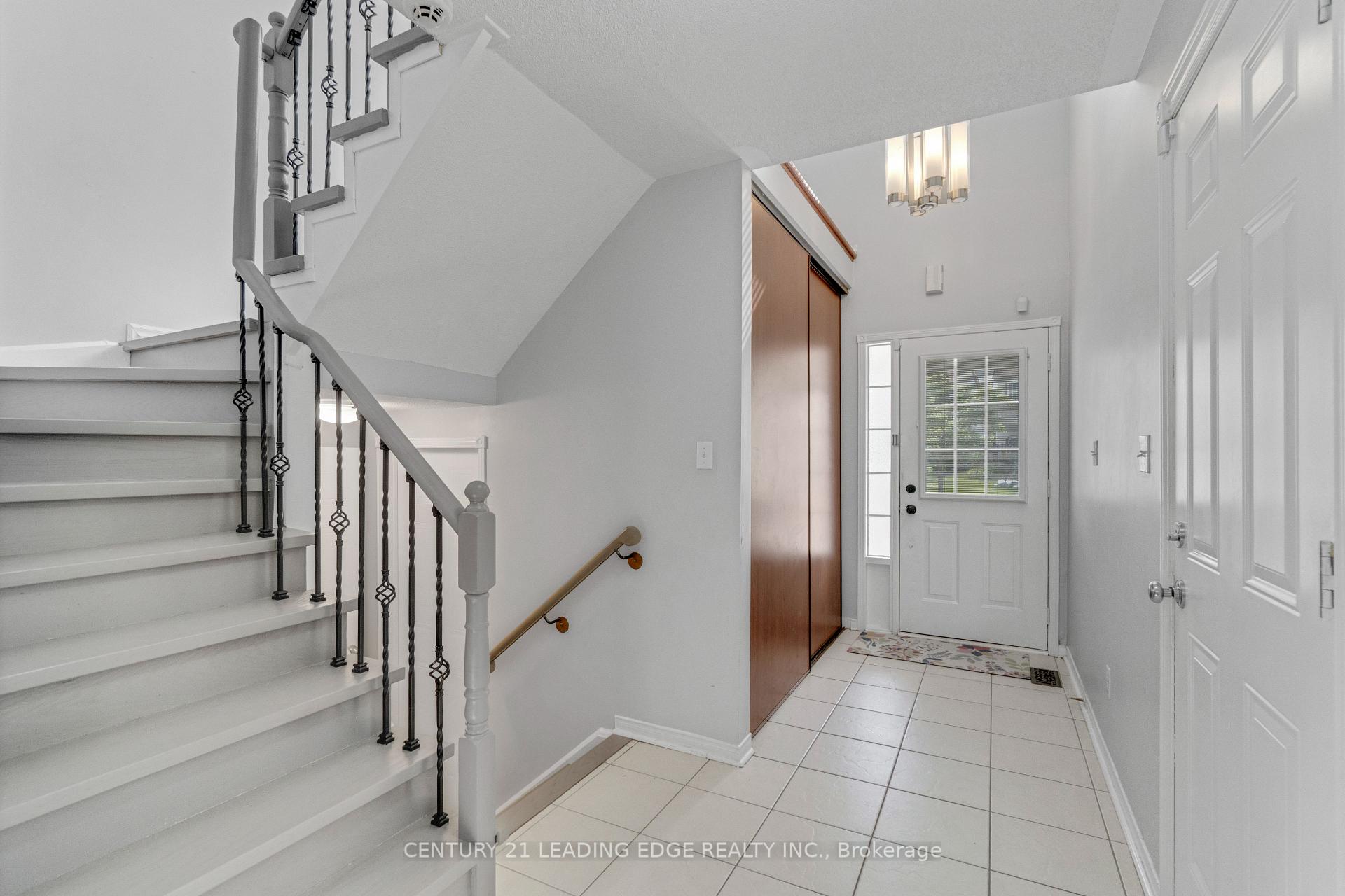Photo 3 of 1296 Ashgrove Crescent, Oshawa, Pinecrest — HOMEH